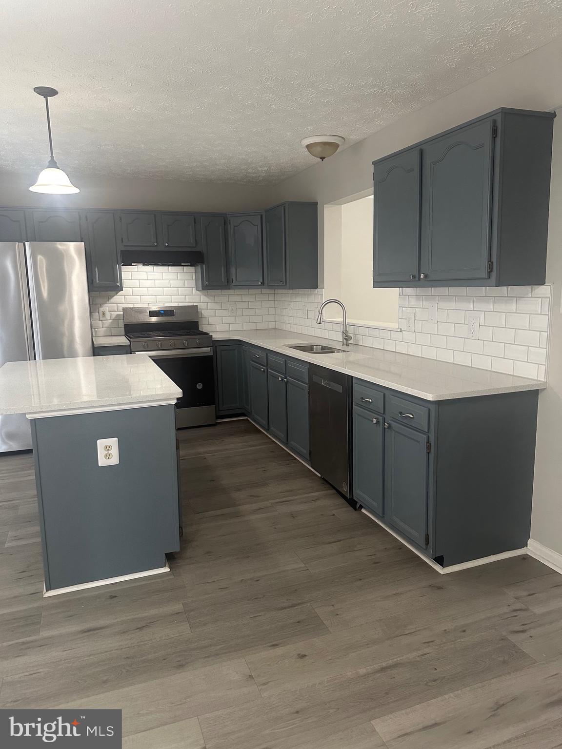 PARK RIDGE - Residential Lease