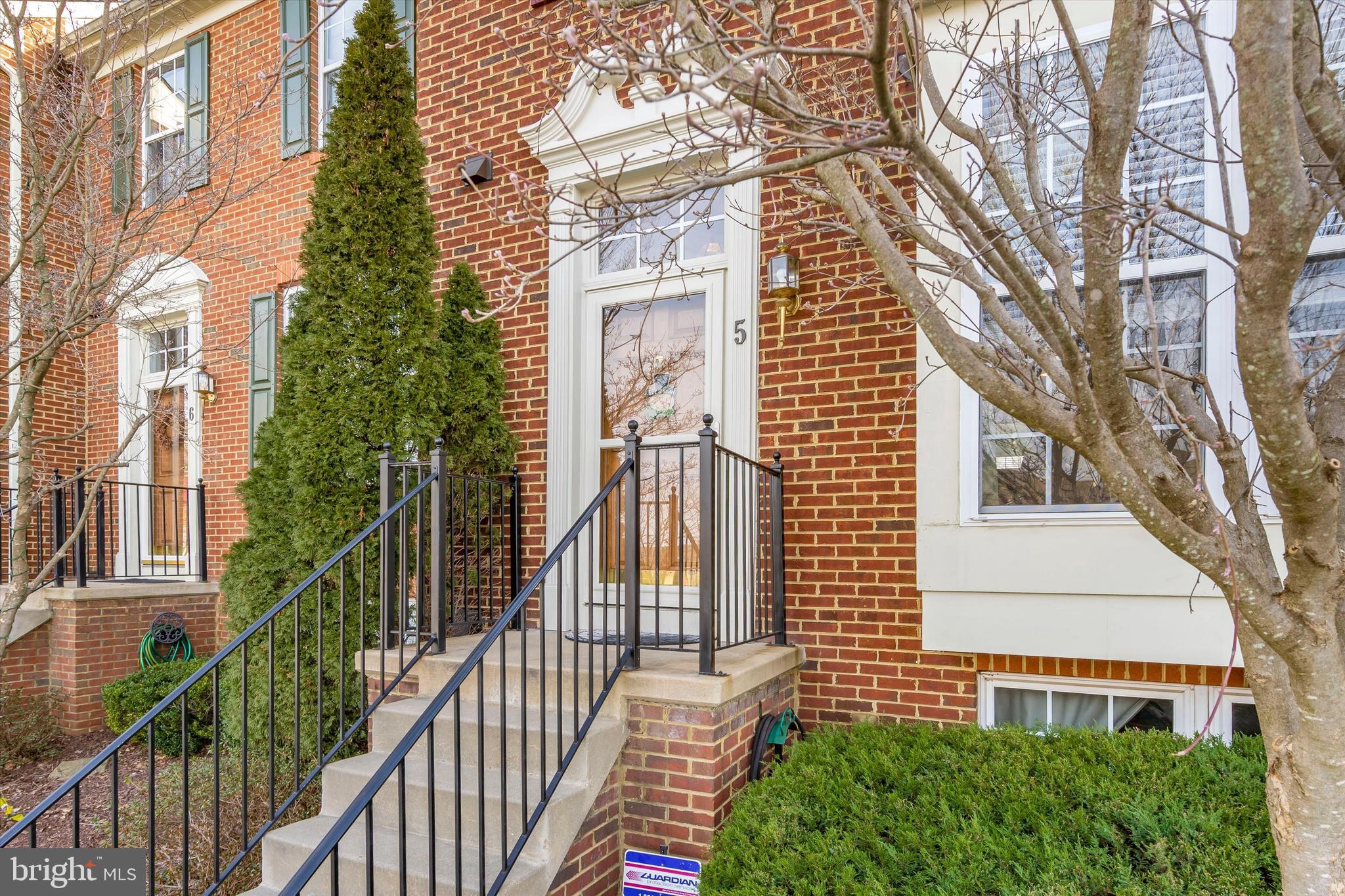 5 BANKBARN CIRCLE