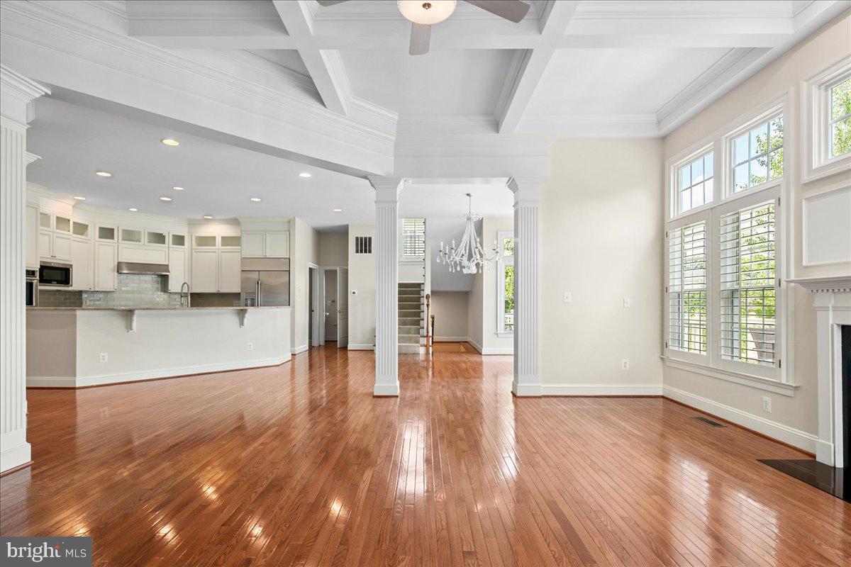 WILSHYRE OF MCLEAN - Residential