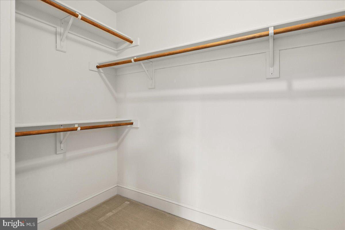 WILSHYRE OF MCLEAN - Residential