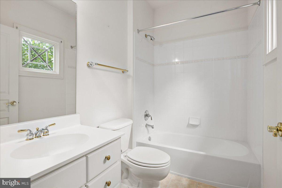 WILSHYRE OF MCLEAN - Residential