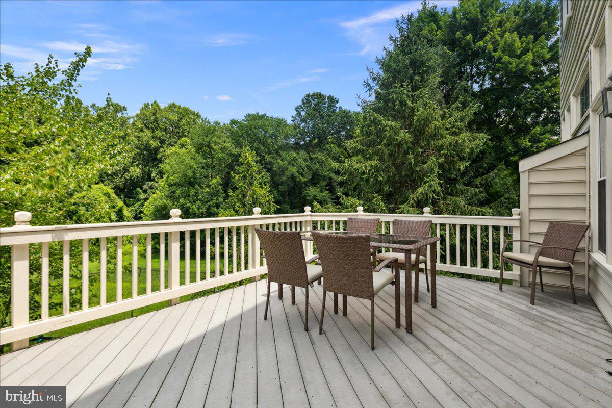 WILSHYRE OF MCLEAN - Residential