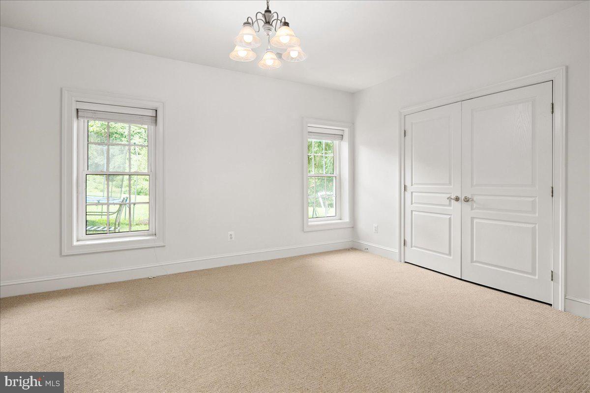 WILSHYRE OF MCLEAN - Residential