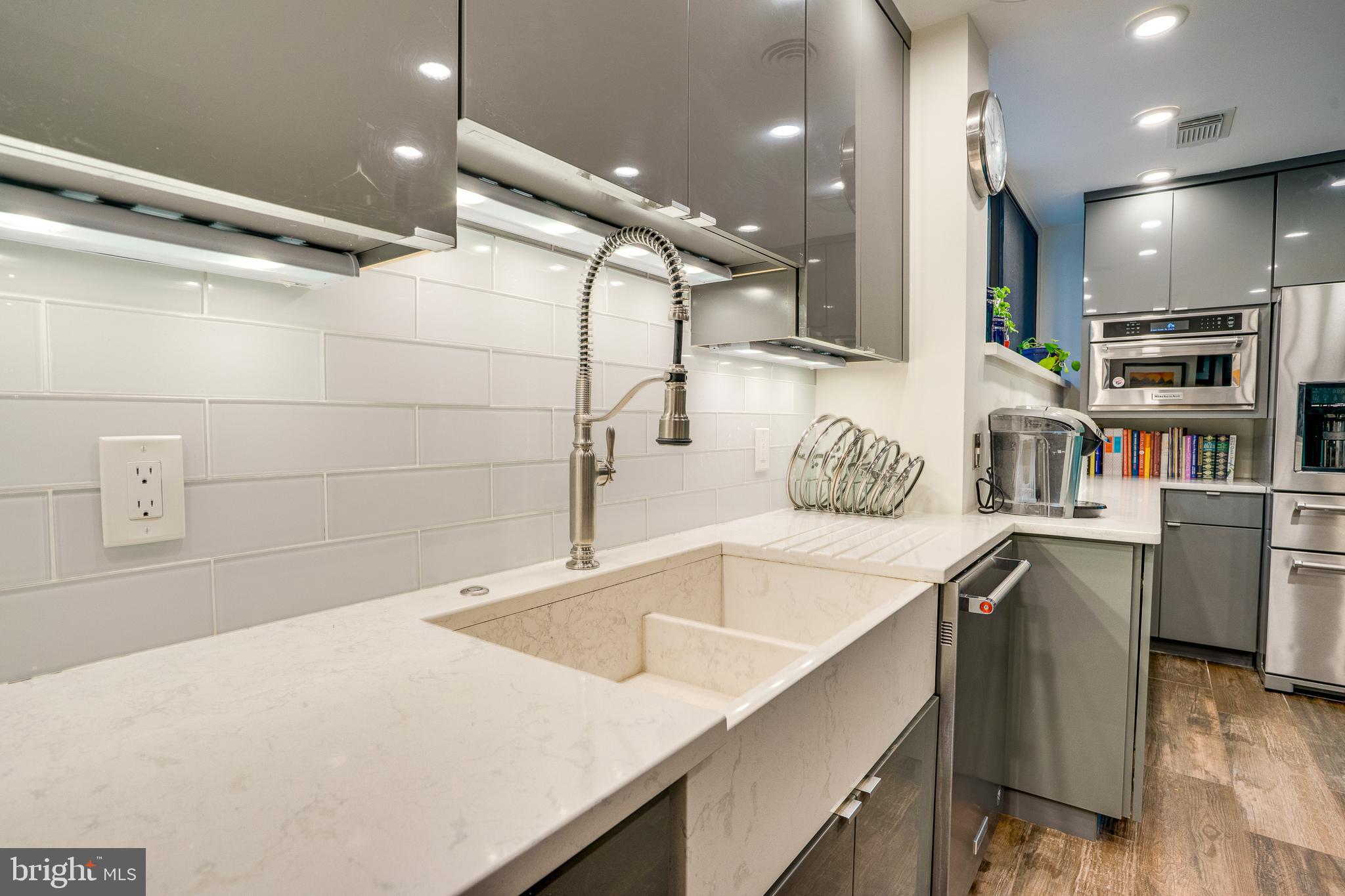 RESTON - Residential