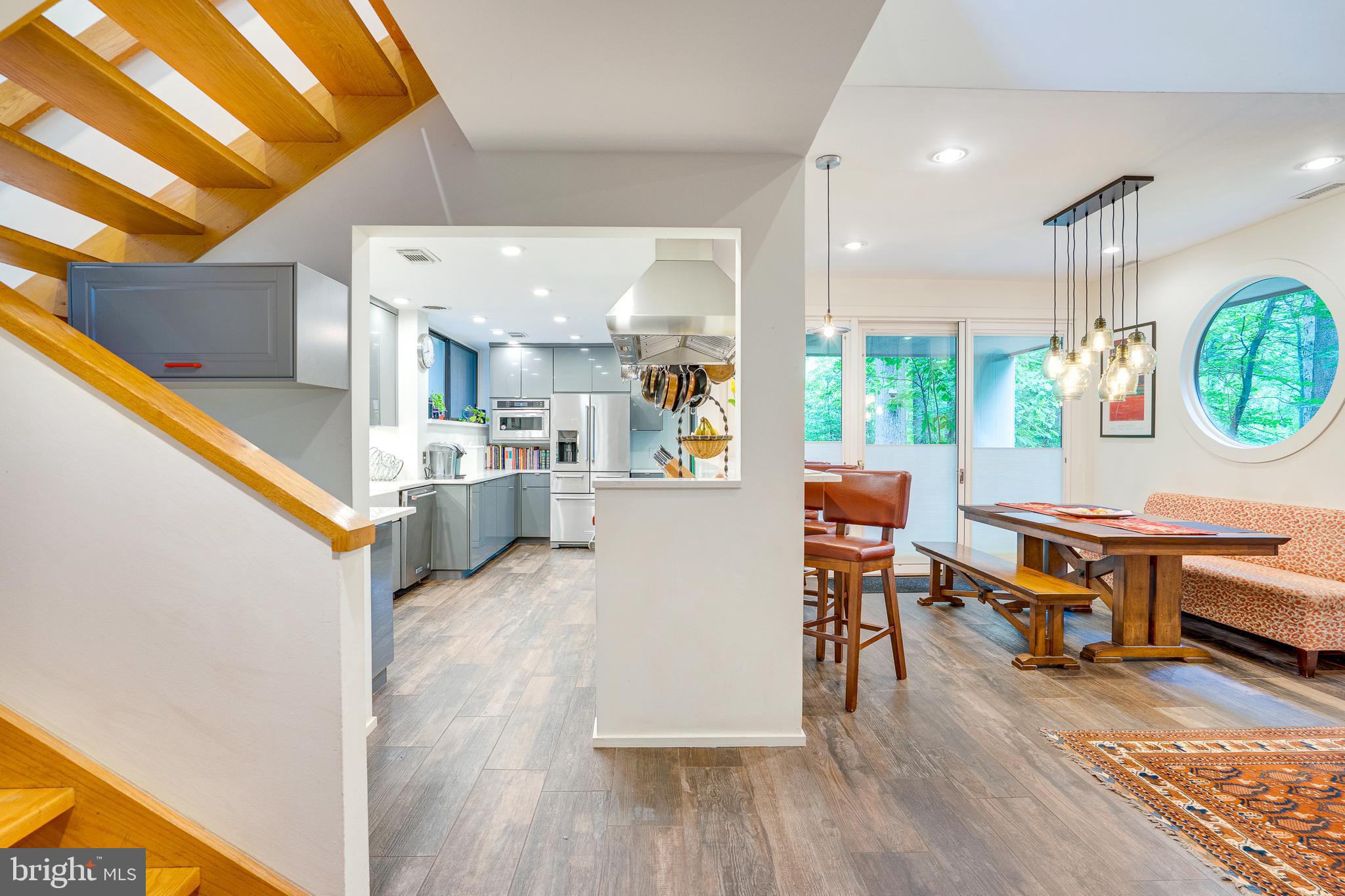 RESTON - Residential