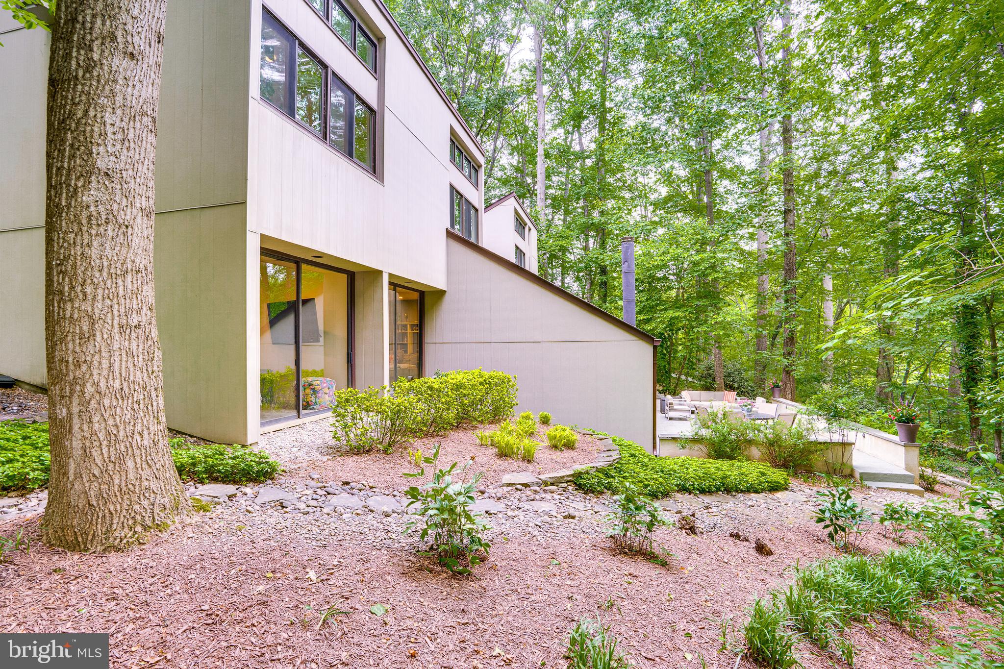 RESTON - Residential