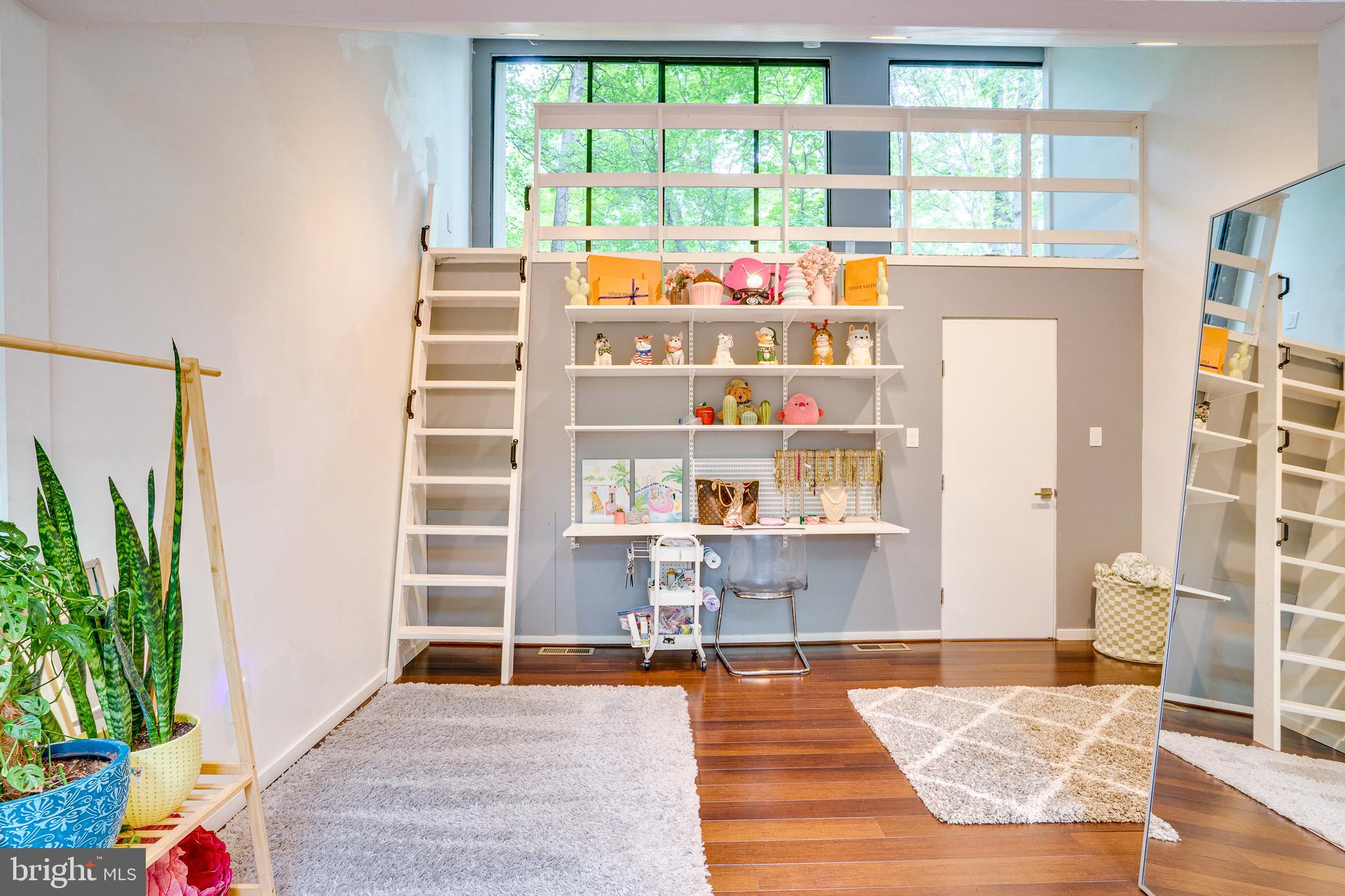 RESTON - Residential