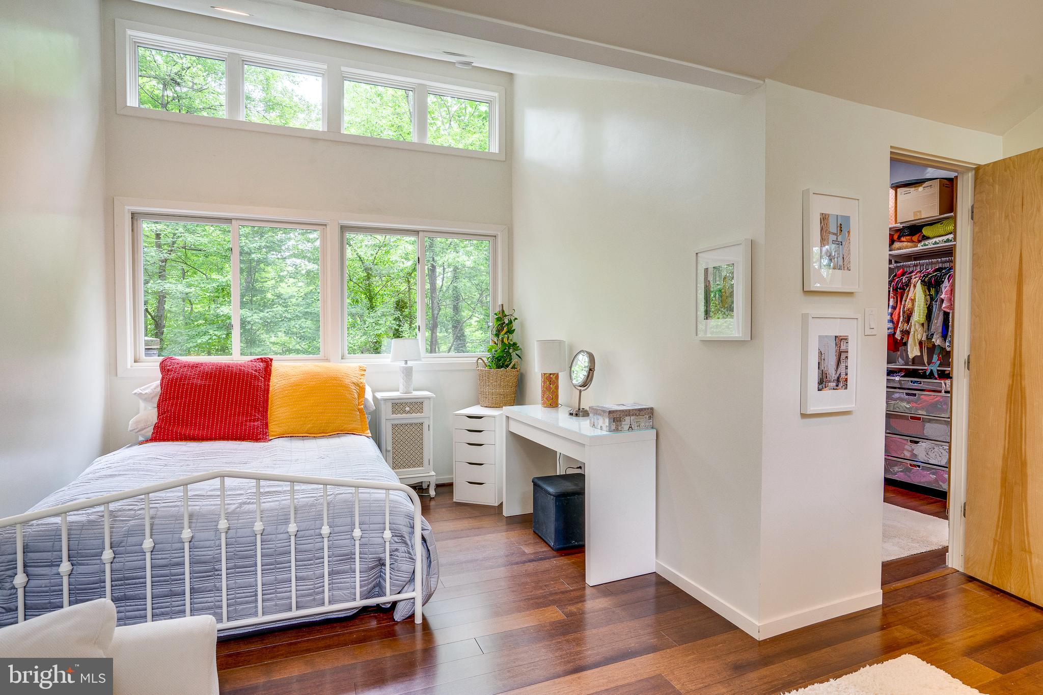 RESTON - Residential