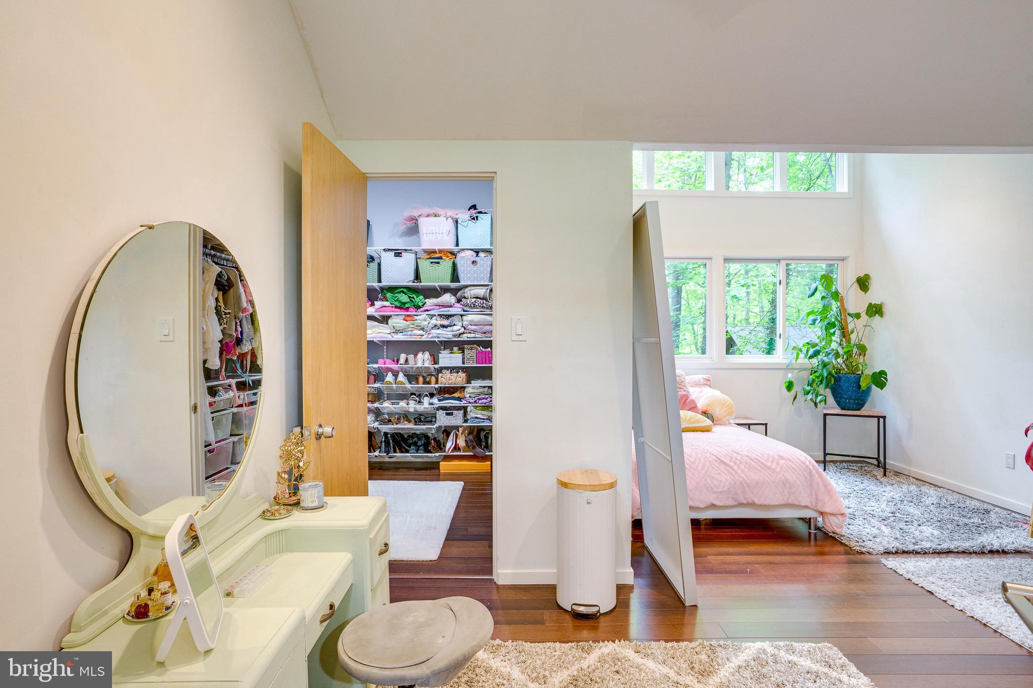 RESTON - Residential