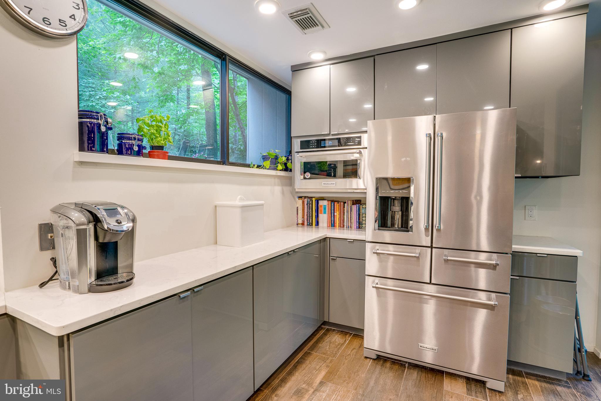 RESTON - Residential