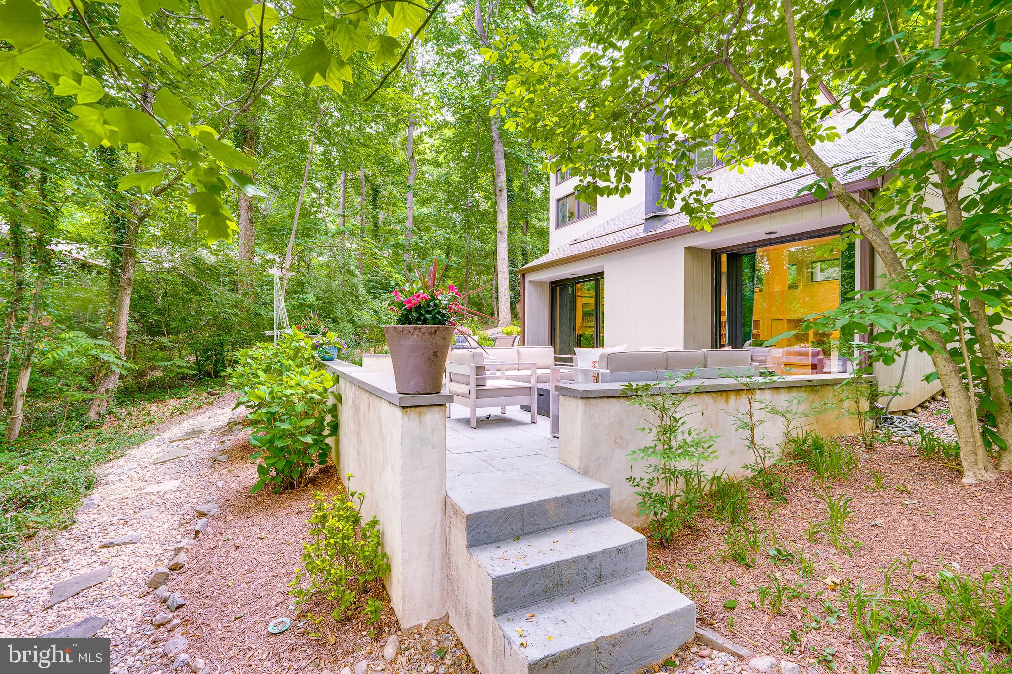 RESTON - Residential