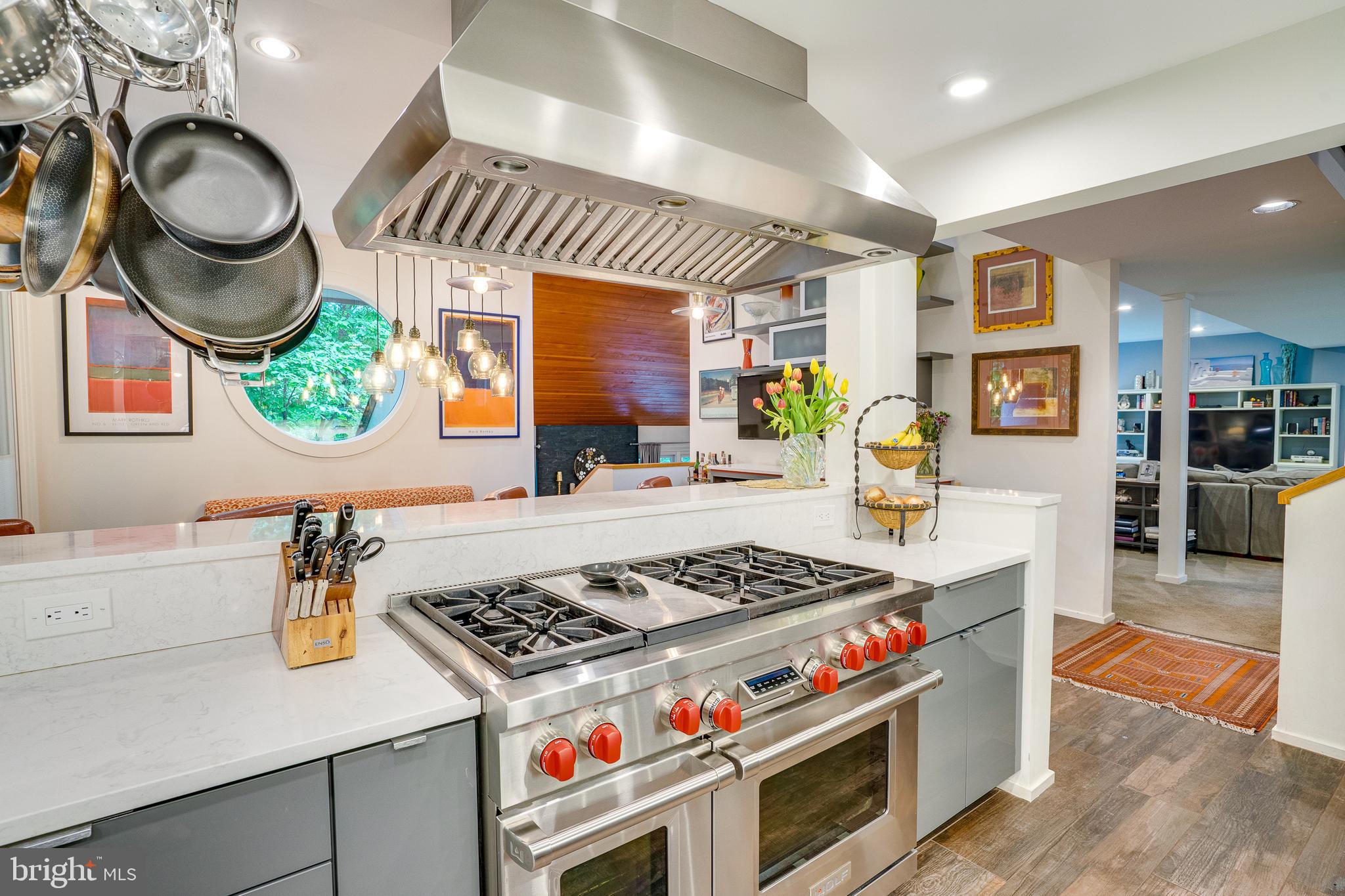 RESTON - Residential