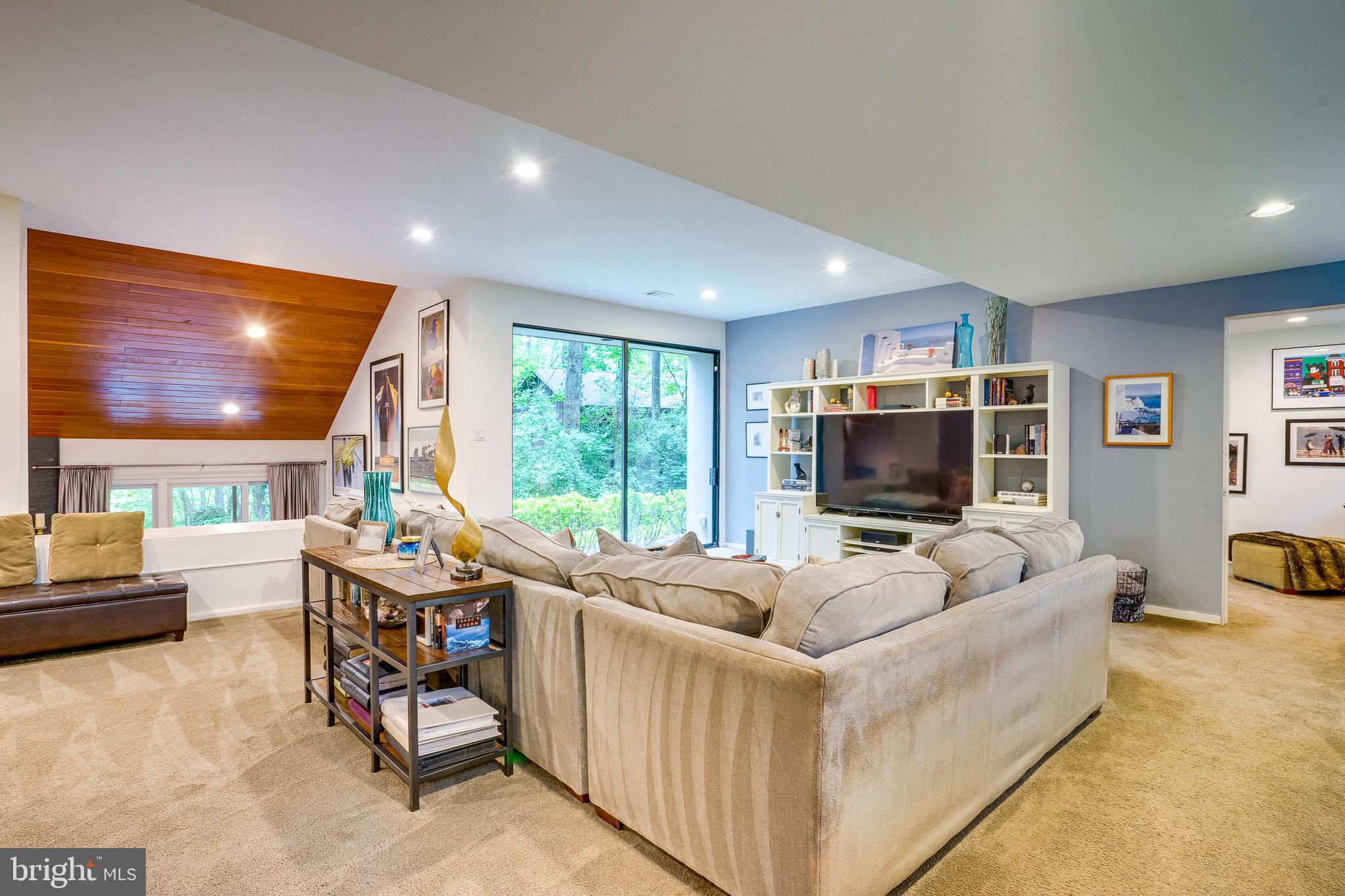 RESTON - Residential