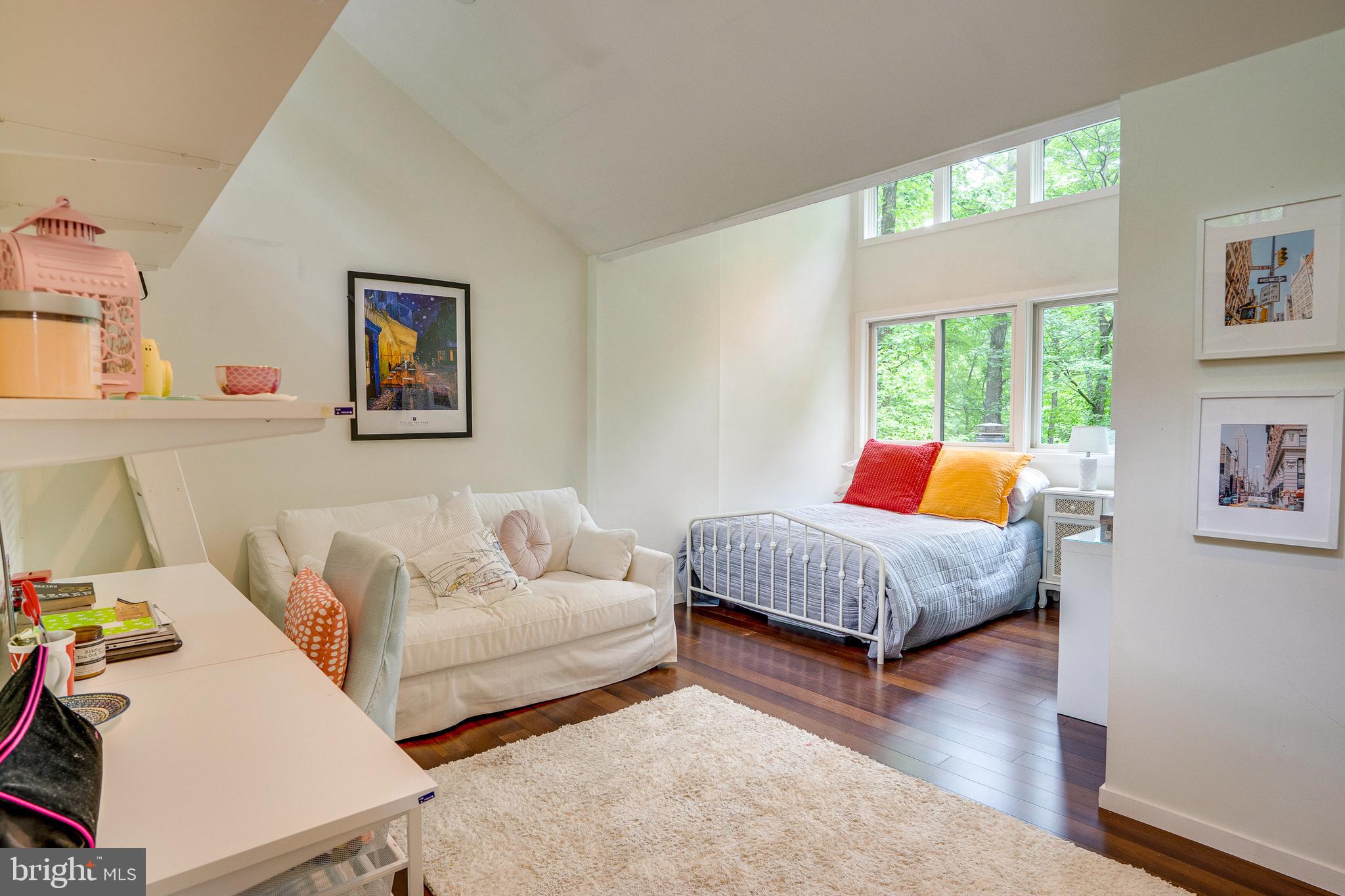 RESTON - Residential