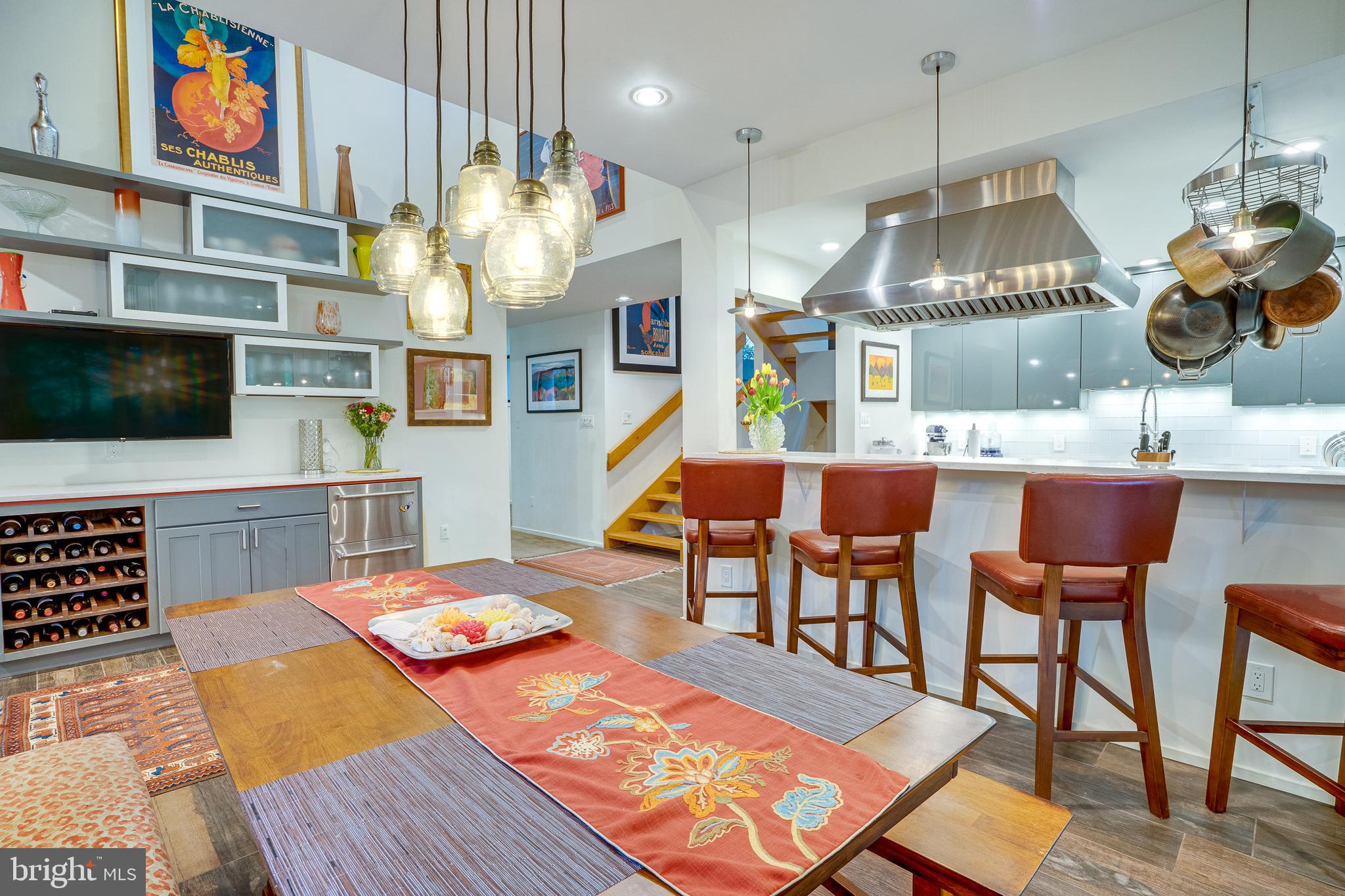 RESTON - Residential