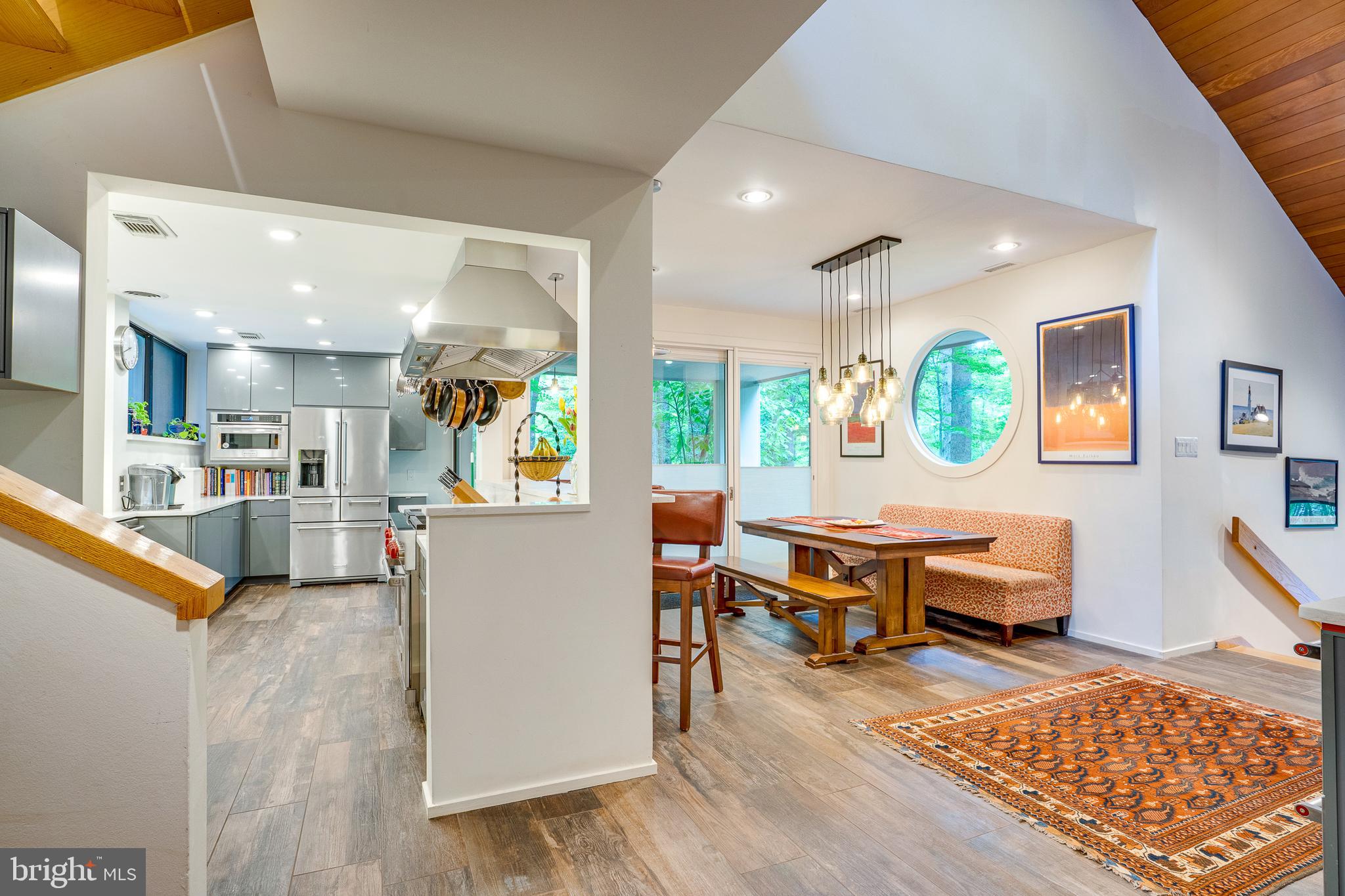 RESTON - Residential