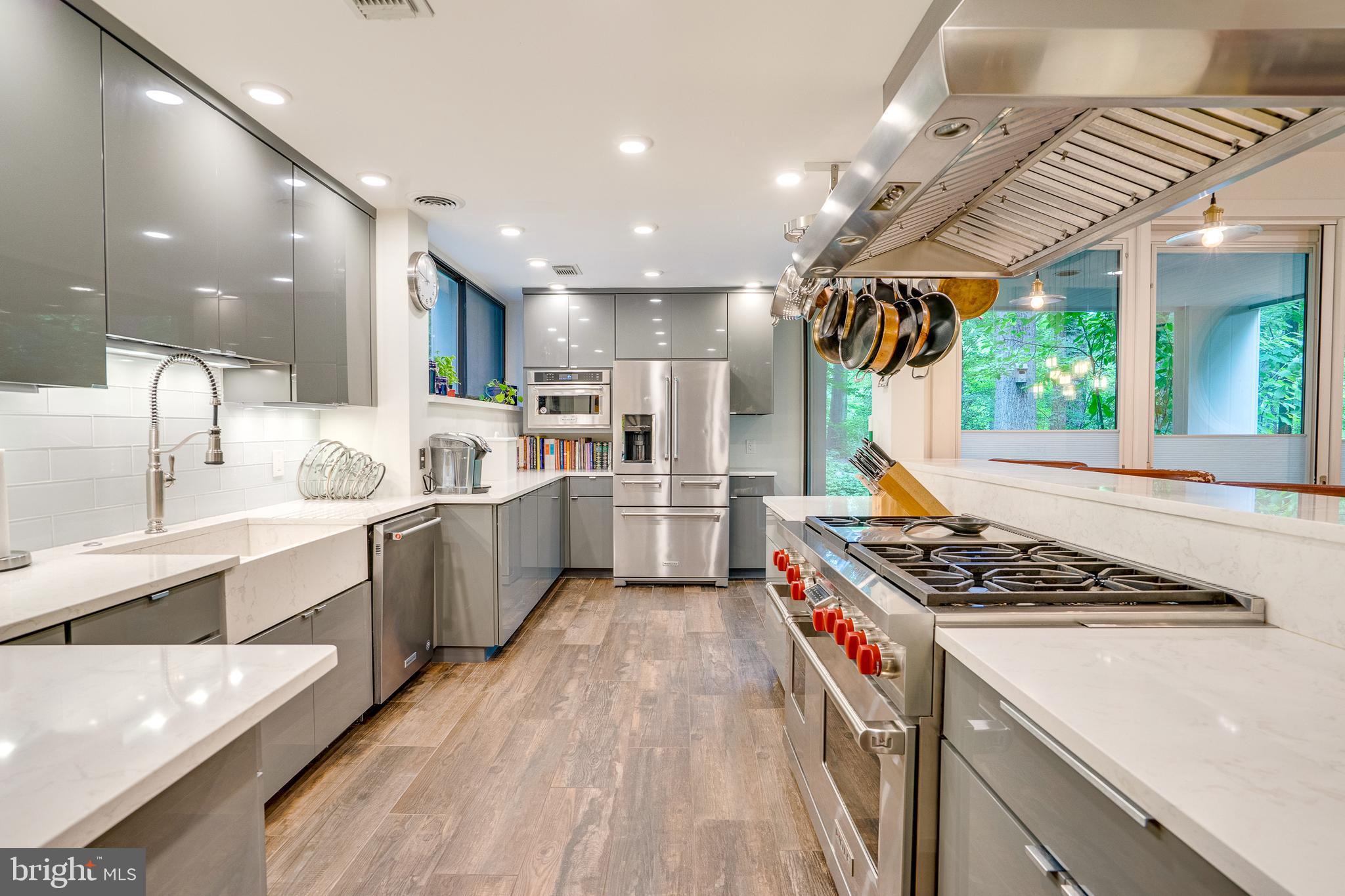 RESTON - Residential