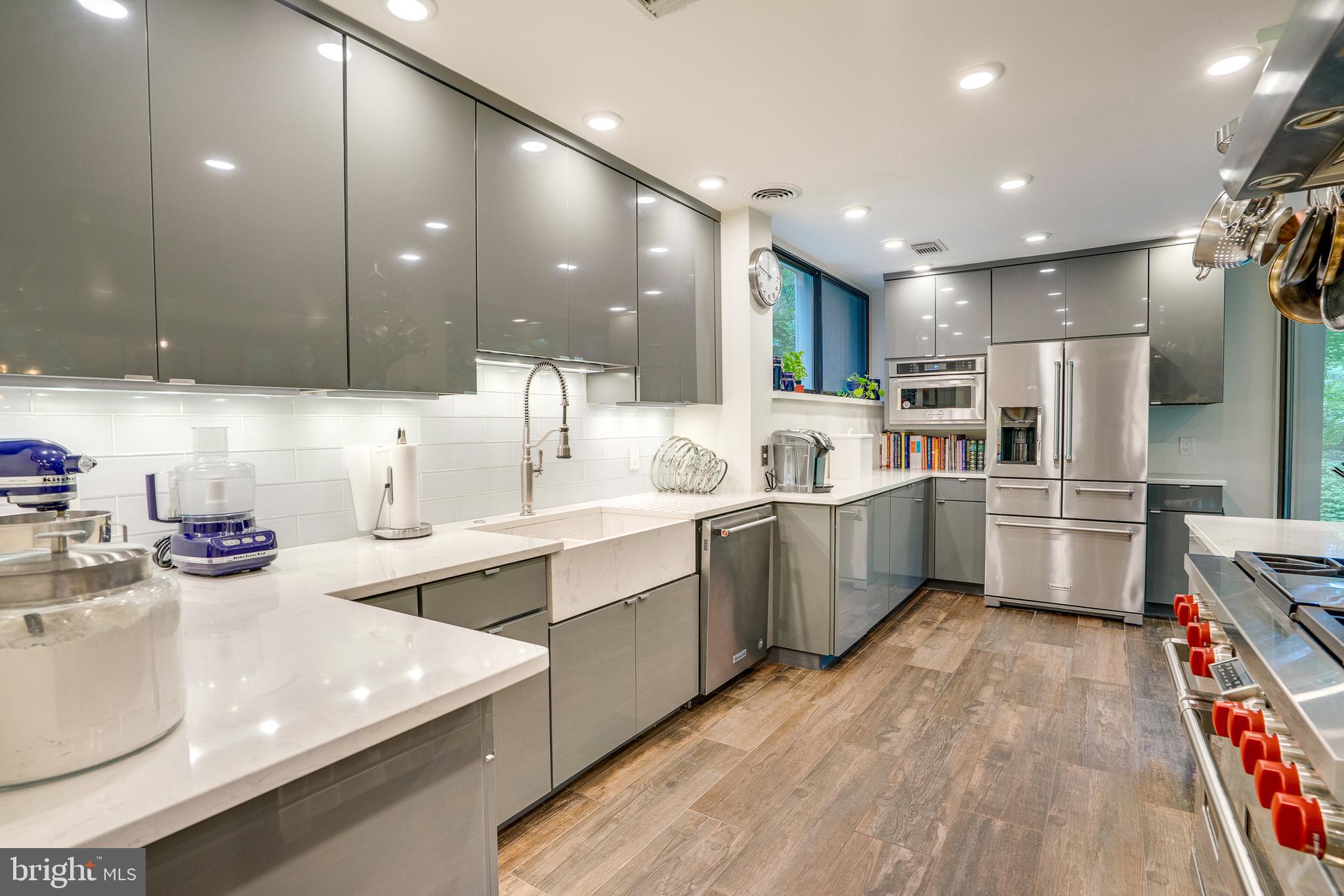 RESTON - Residential