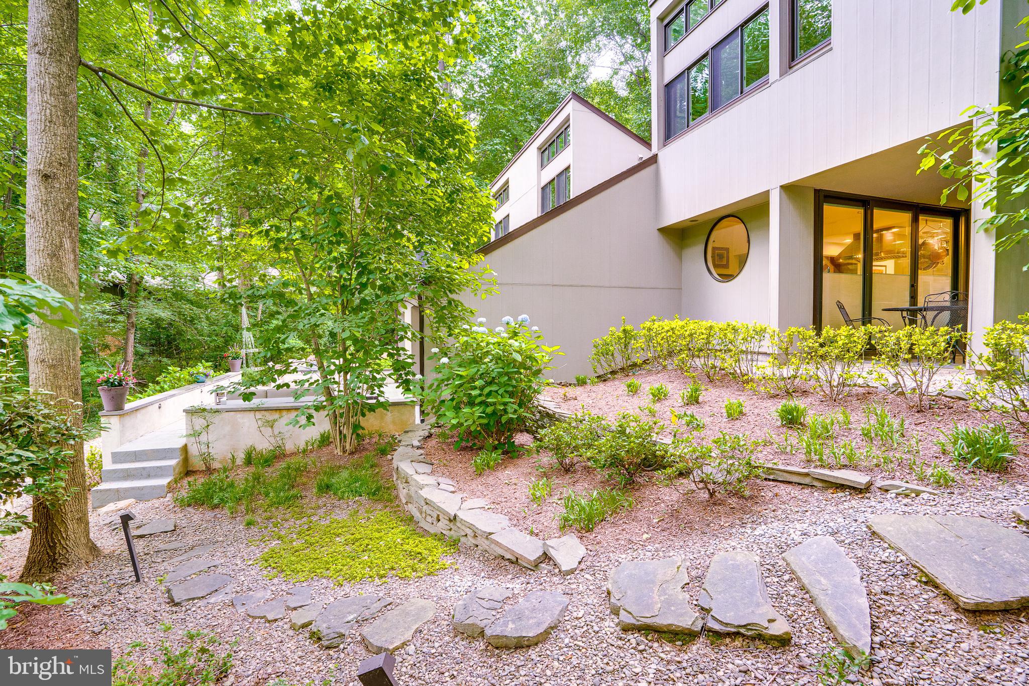 RESTON - Residential