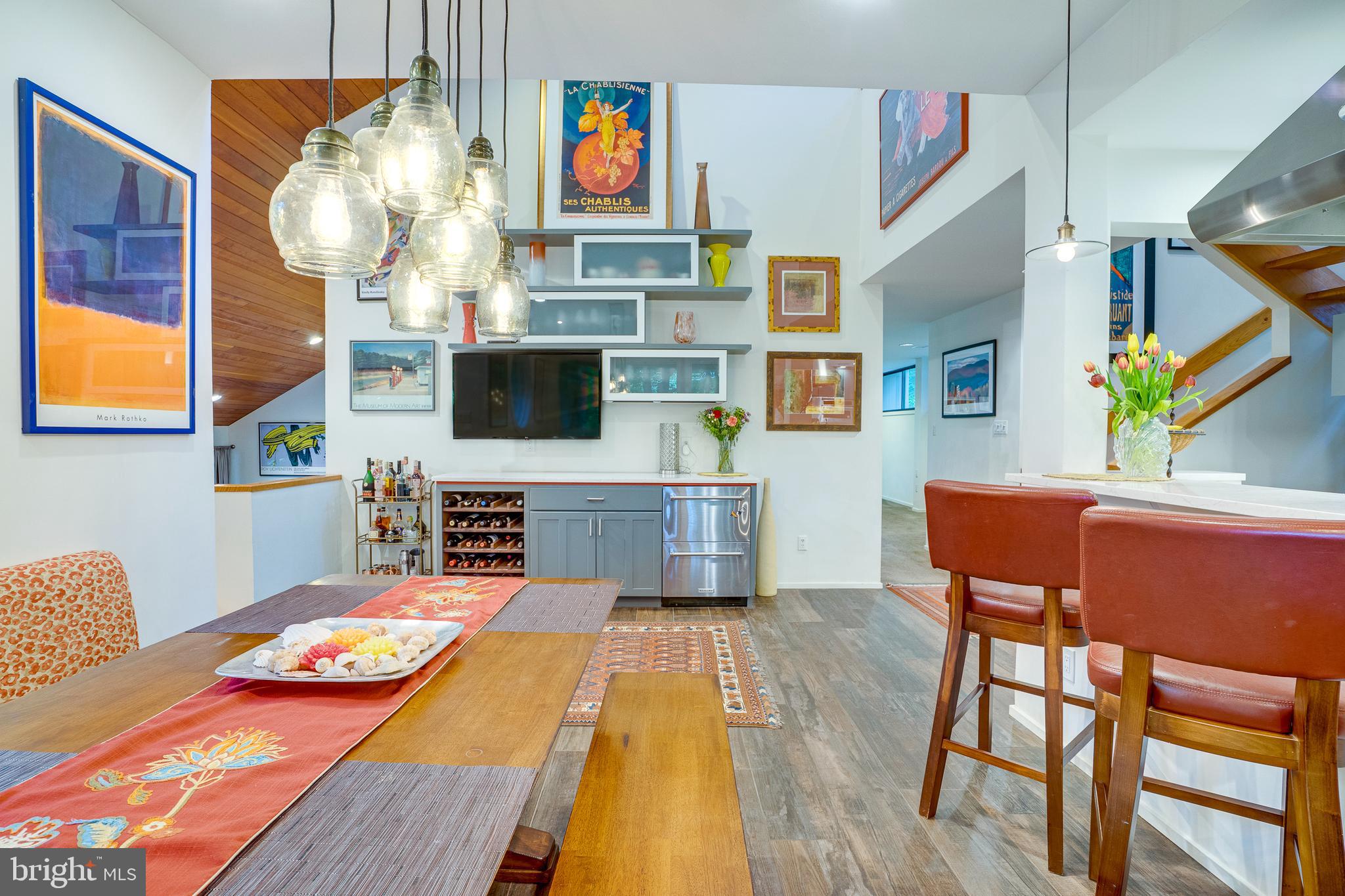 RESTON - Residential