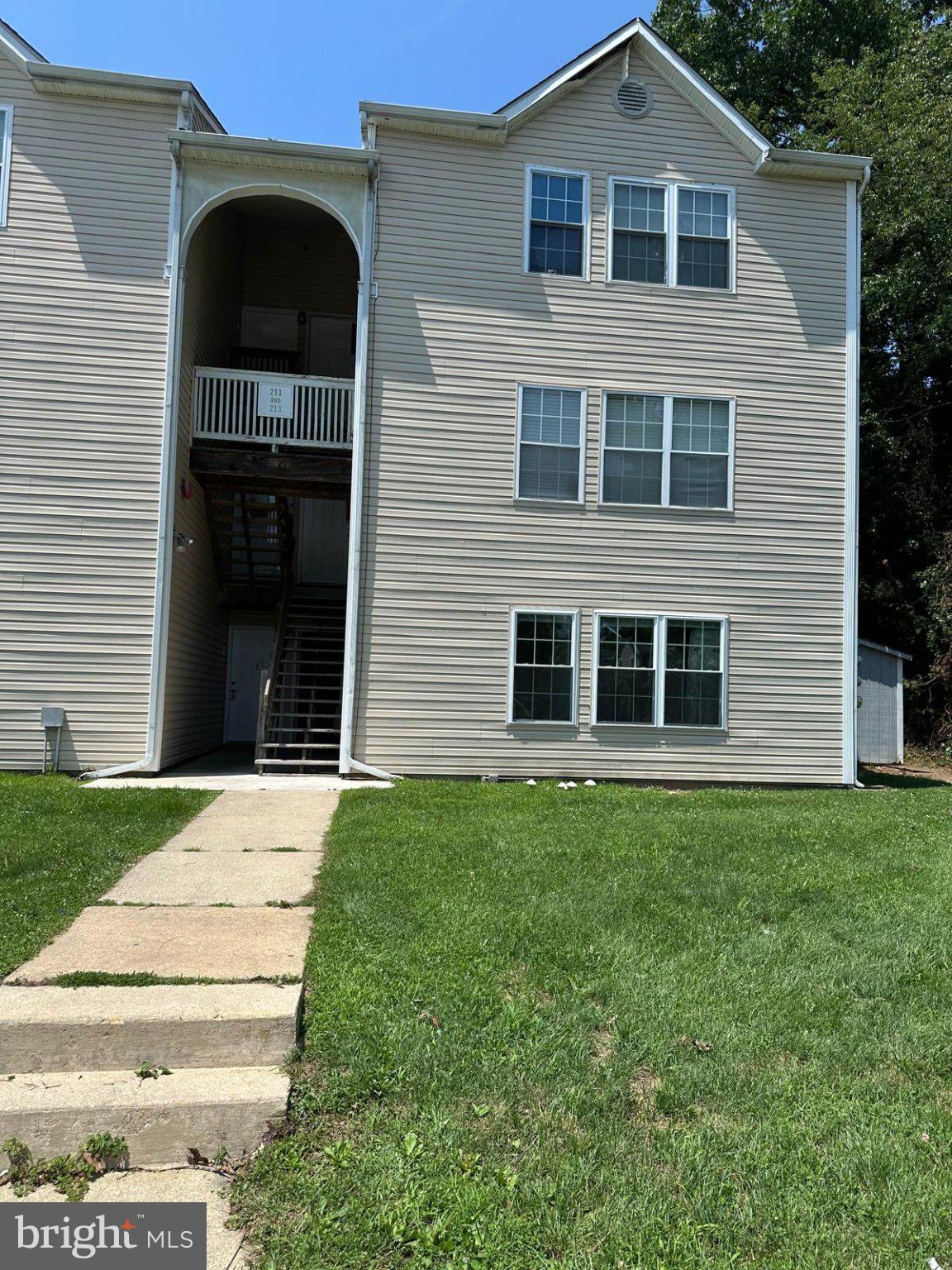 211 HIGHLAND BOULEVARD 211