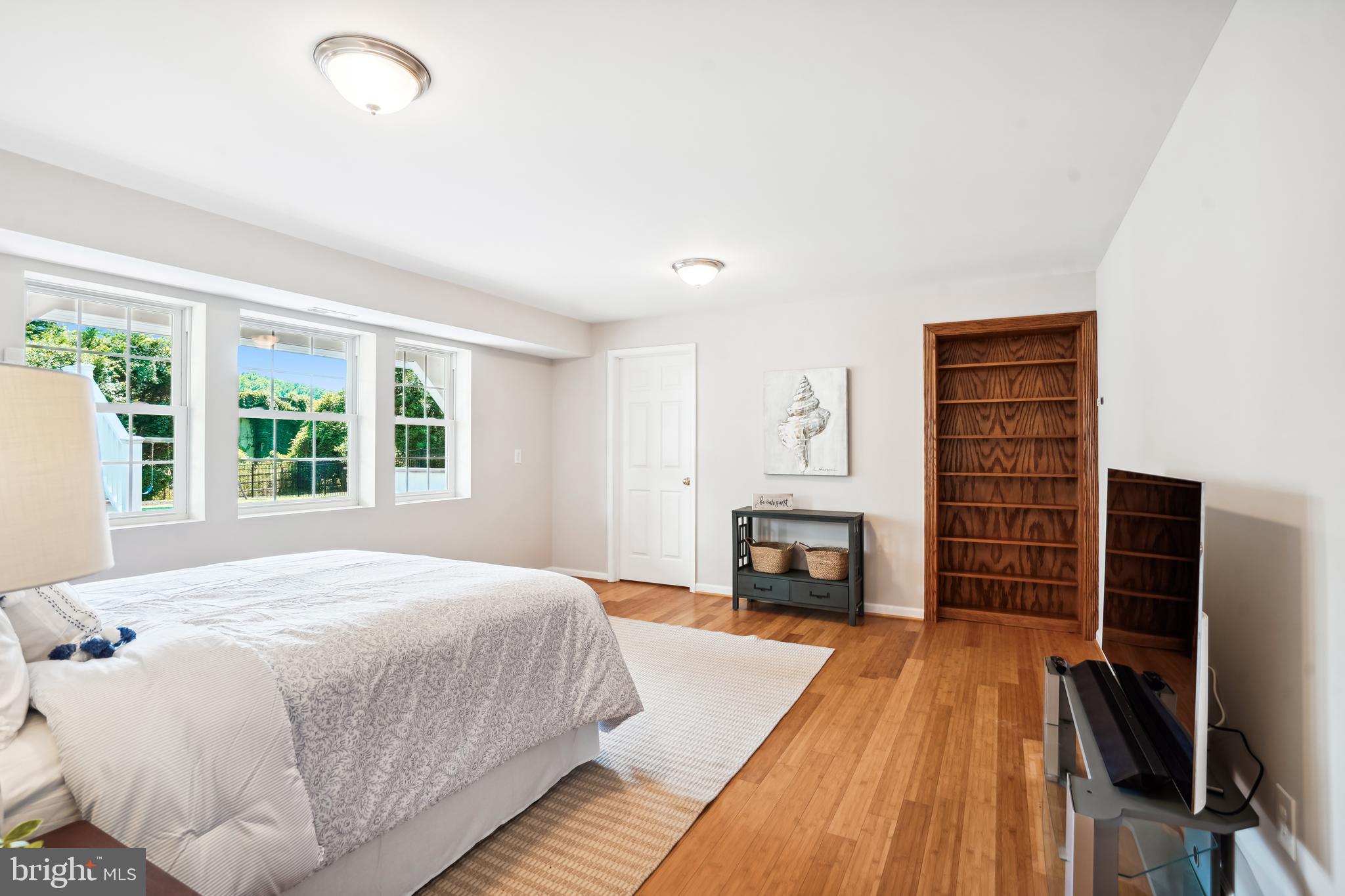 MC LEAN HAMLET - Residential