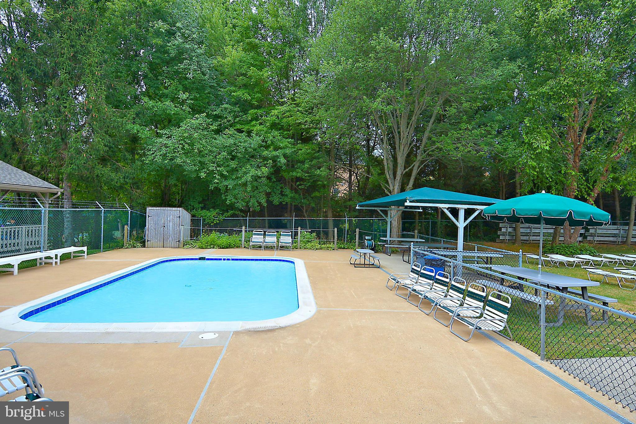 MC LEAN HAMLET - Residential