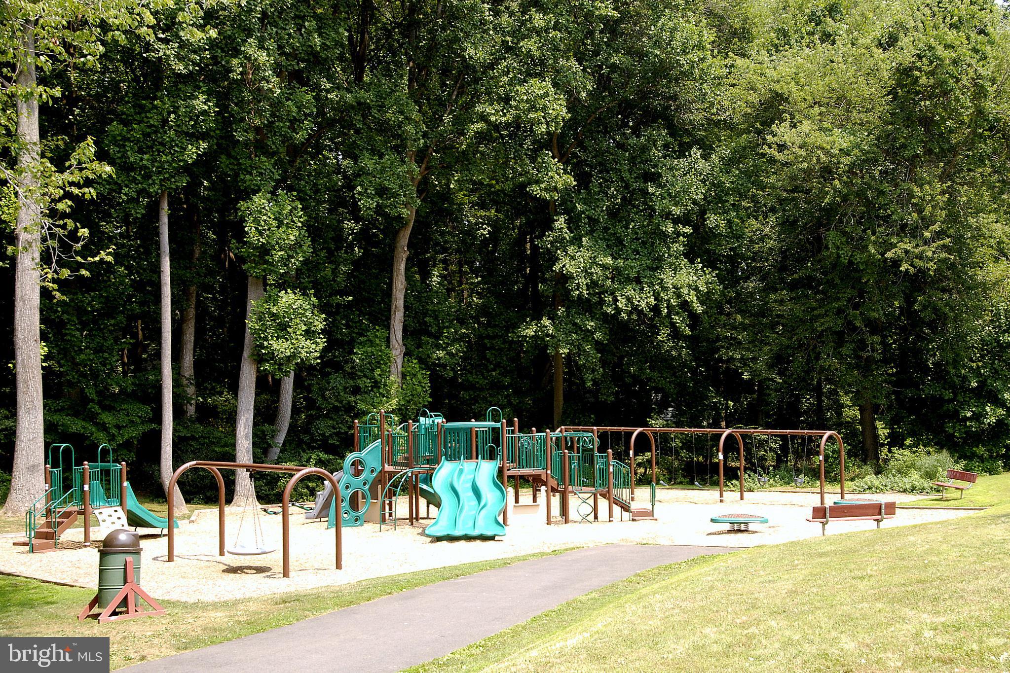 MC LEAN HAMLET - Residential