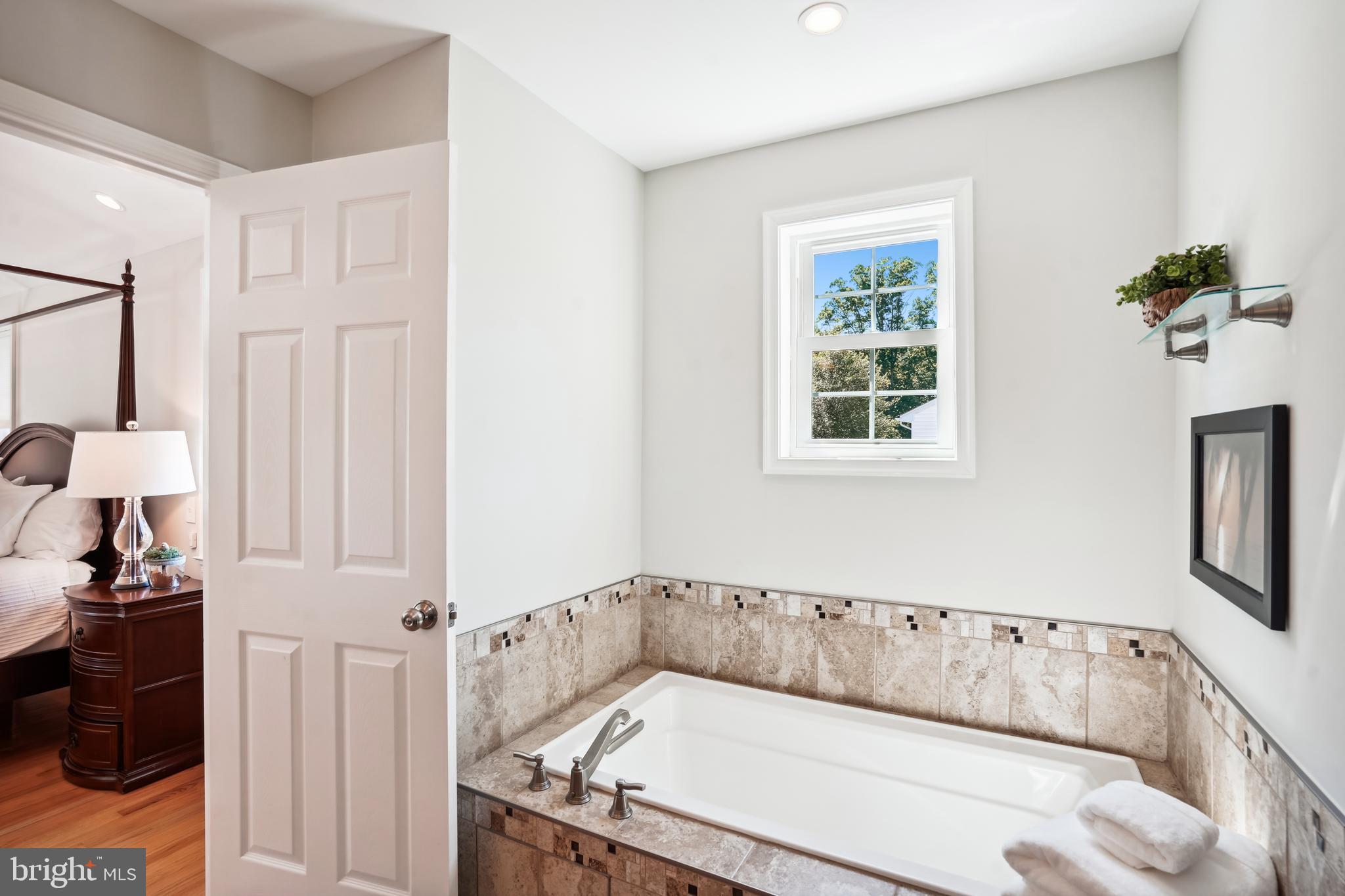 MC LEAN HAMLET - Residential