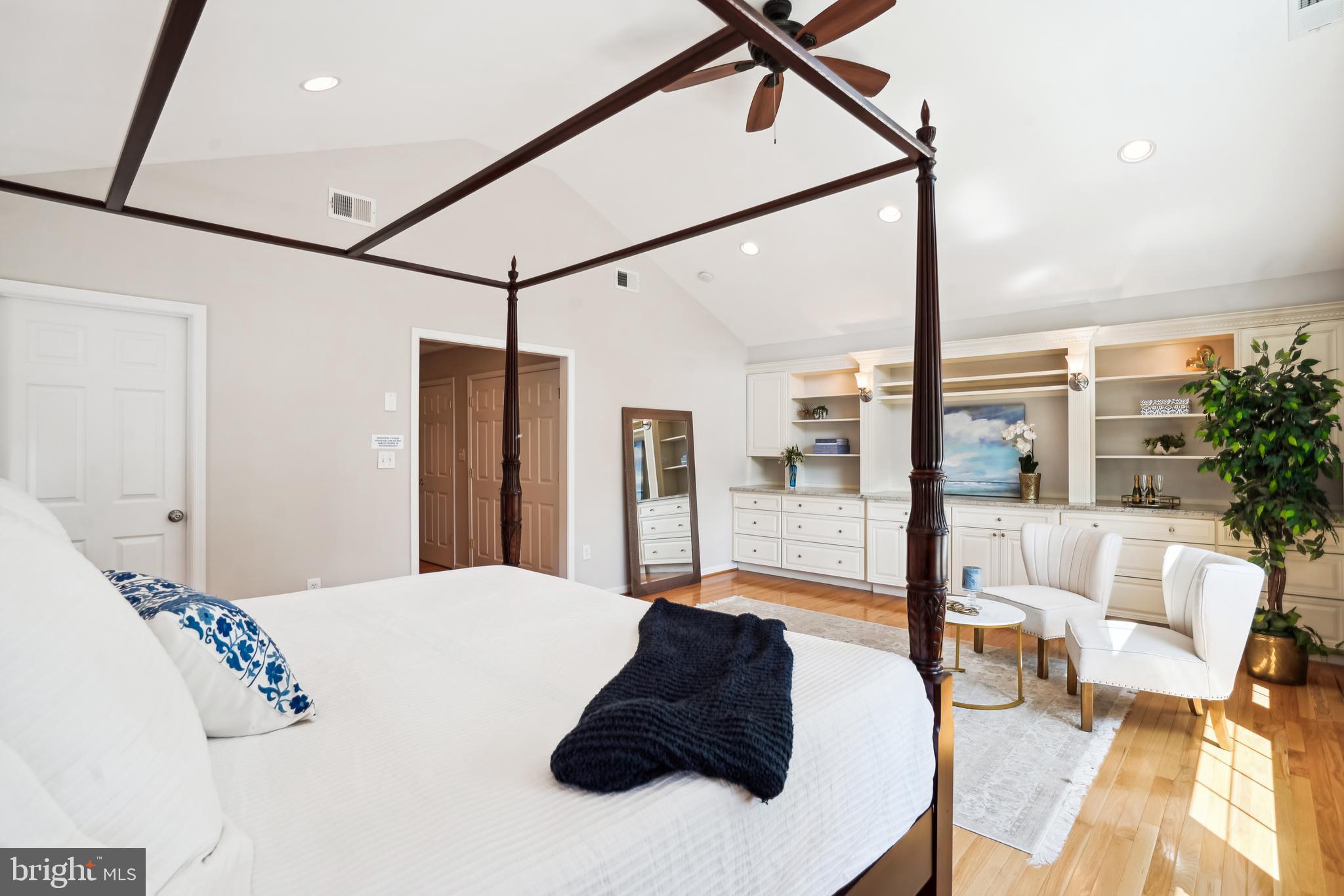 MC LEAN HAMLET - Residential