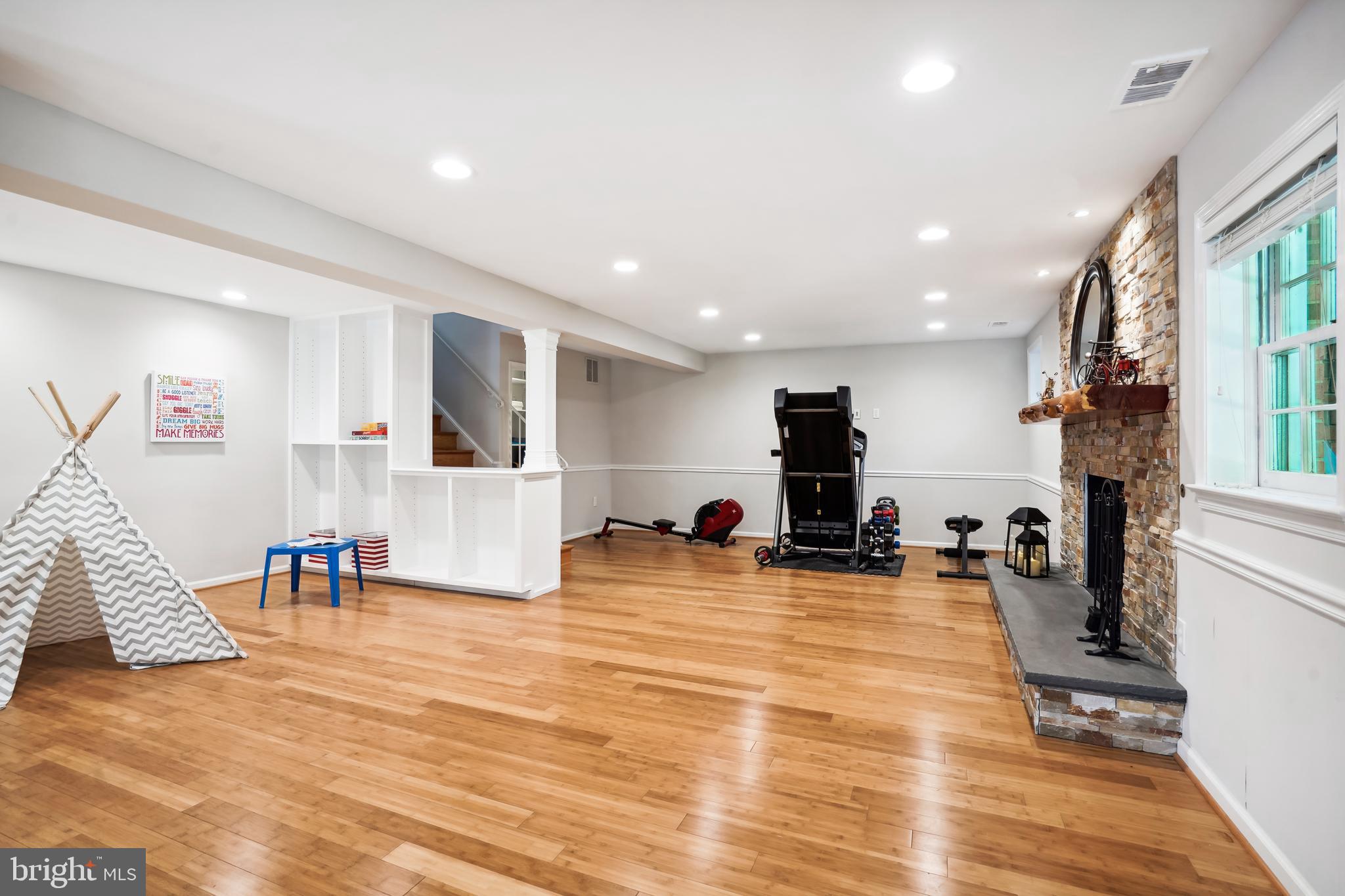 MC LEAN HAMLET - Residential