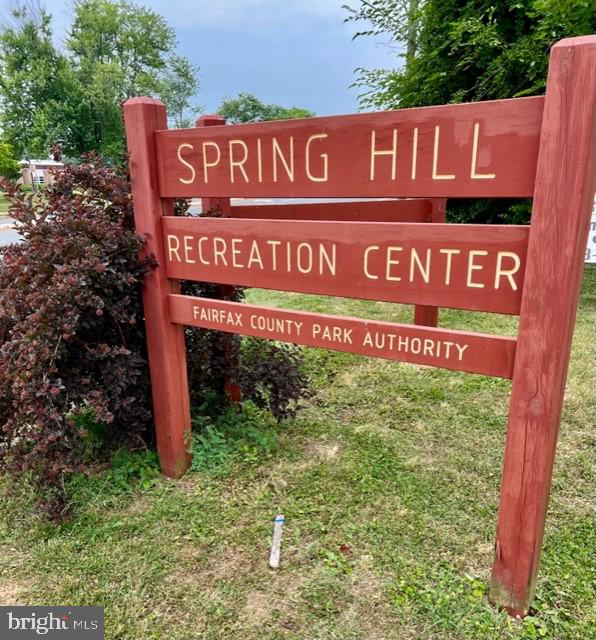 MC LEAN HAMLET - Residential