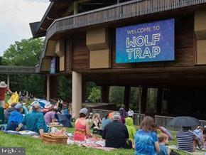 MC LEAN HAMLET - Residential