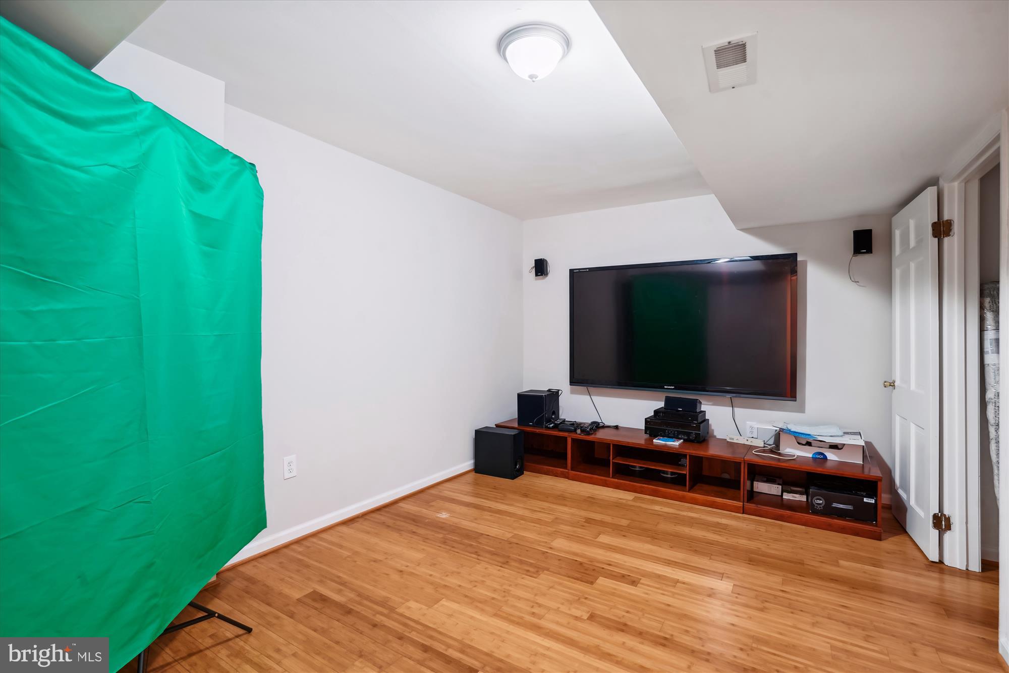 MC LEAN HAMLET - Residential