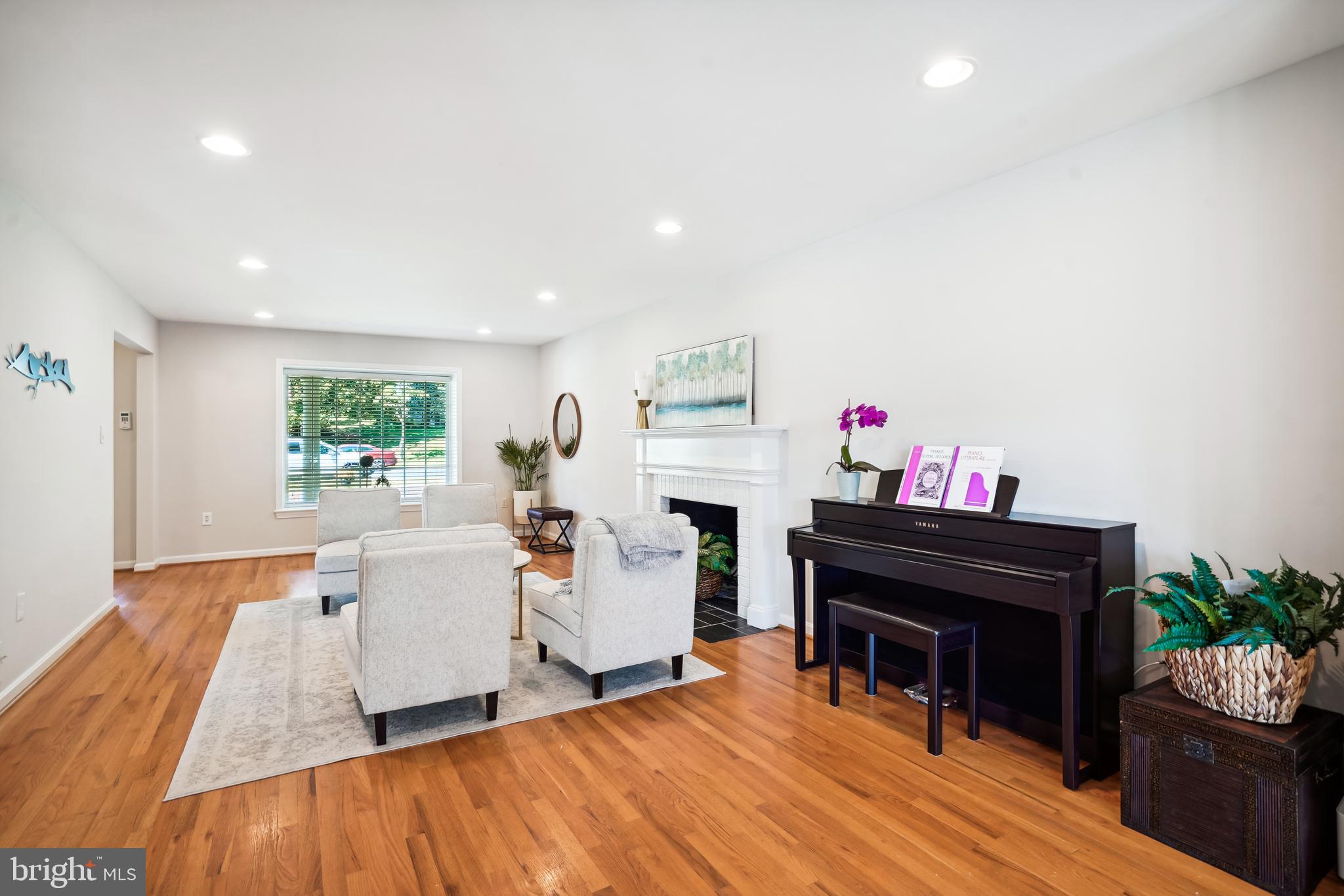 MC LEAN HAMLET - Residential