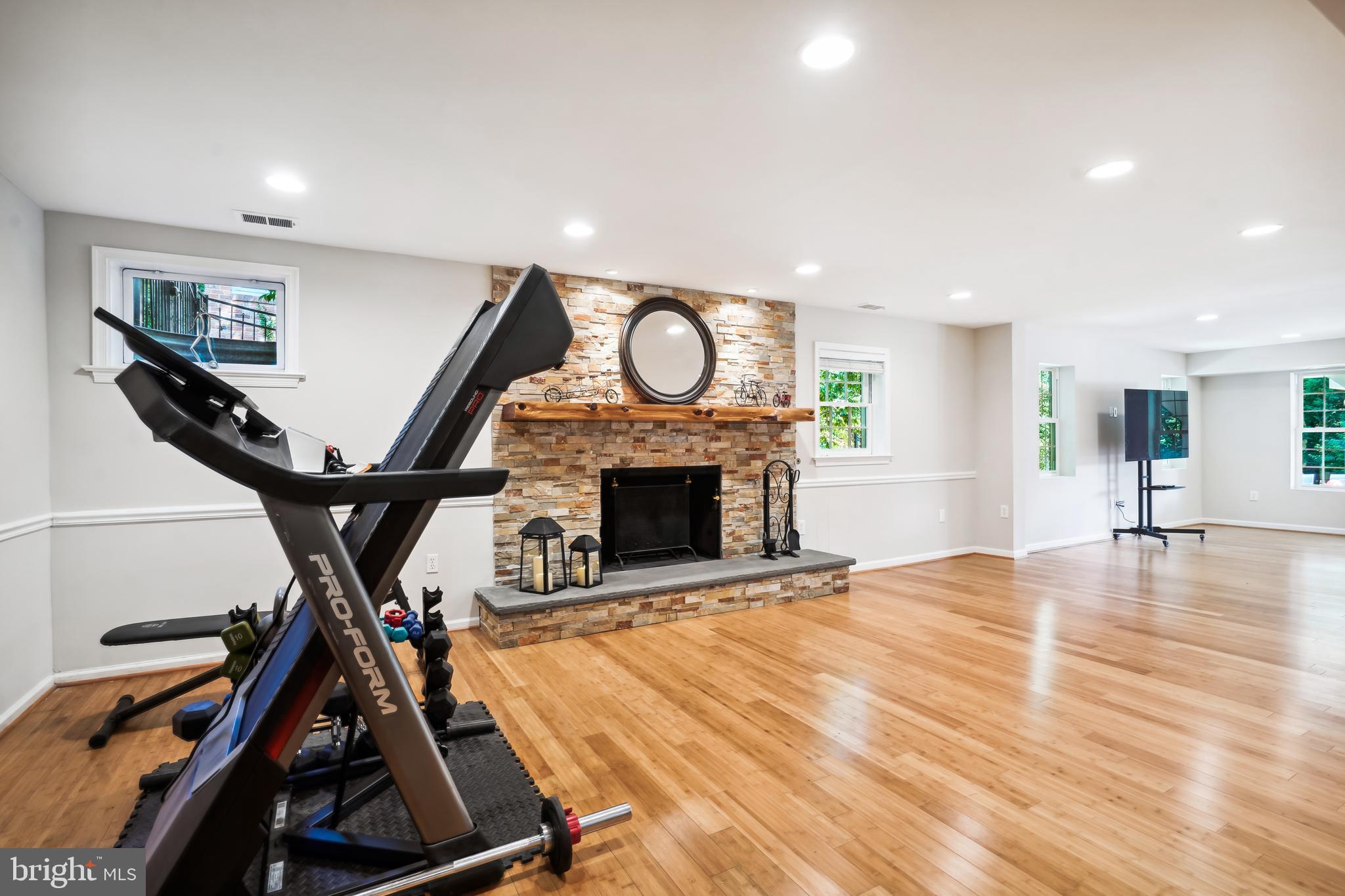 MC LEAN HAMLET - Residential