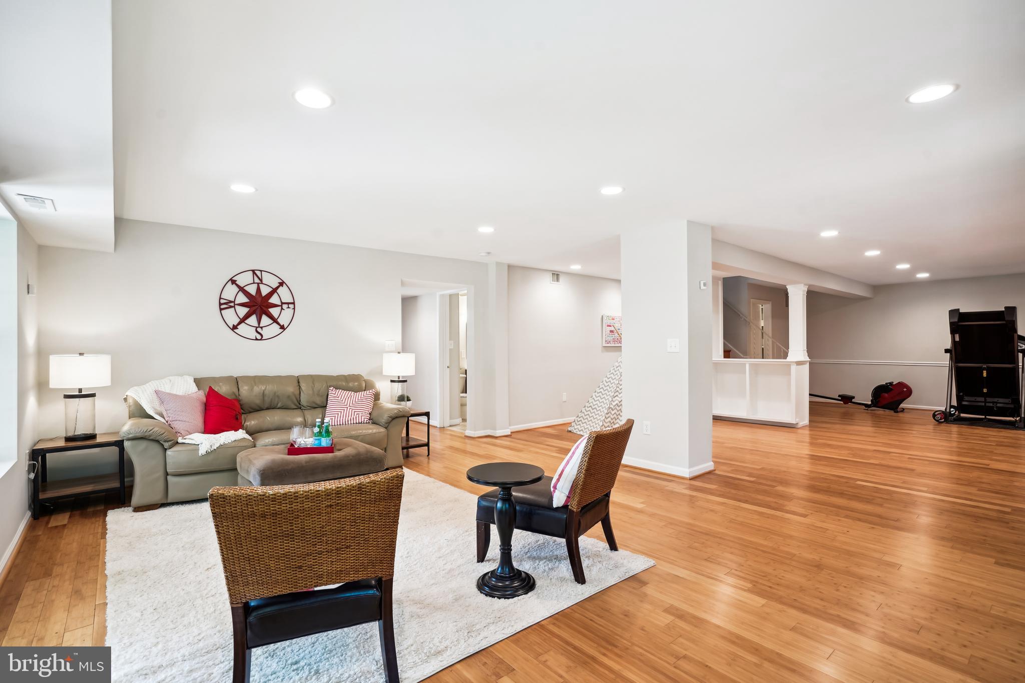 MC LEAN HAMLET - Residential