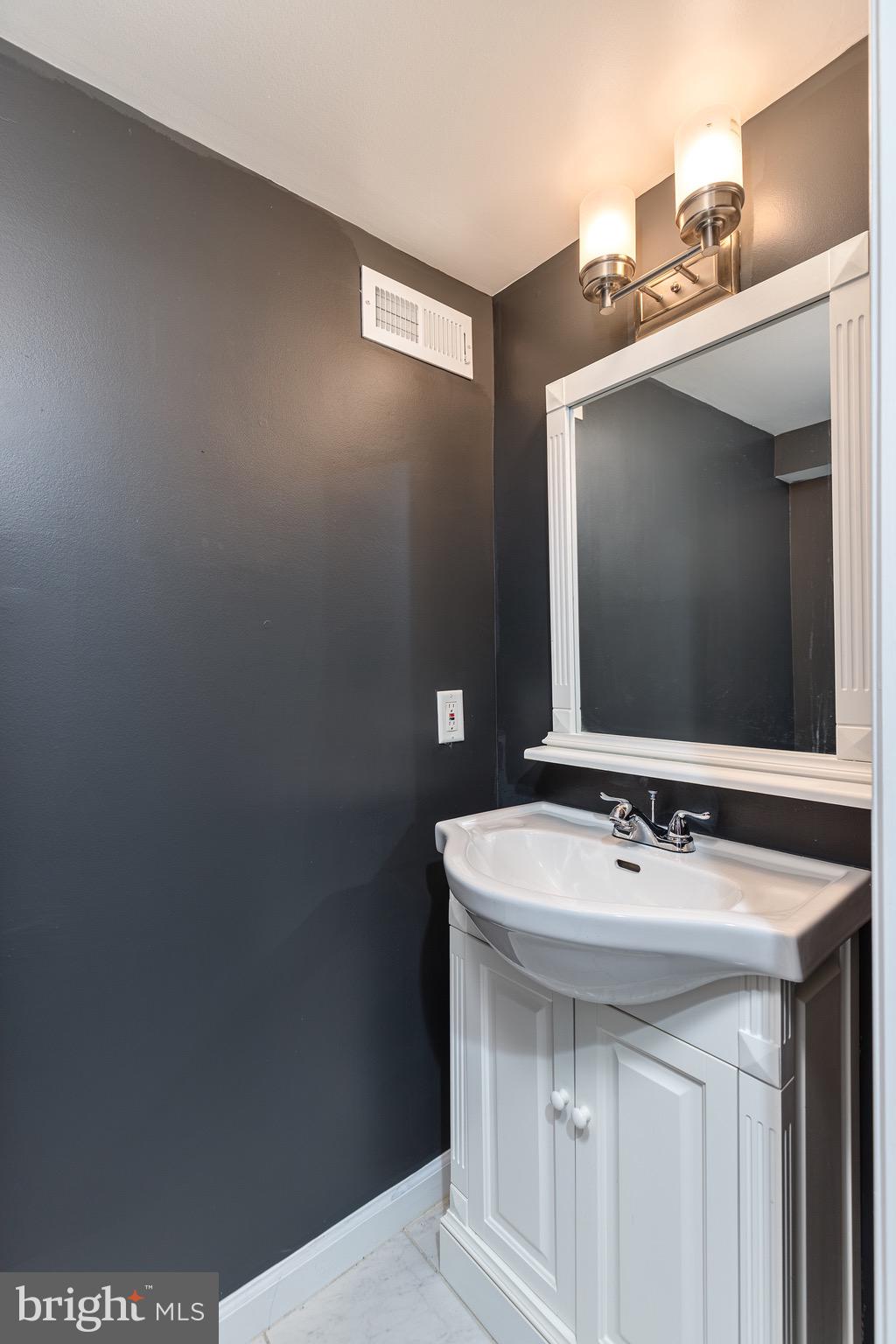 LOCH HILL - Residential