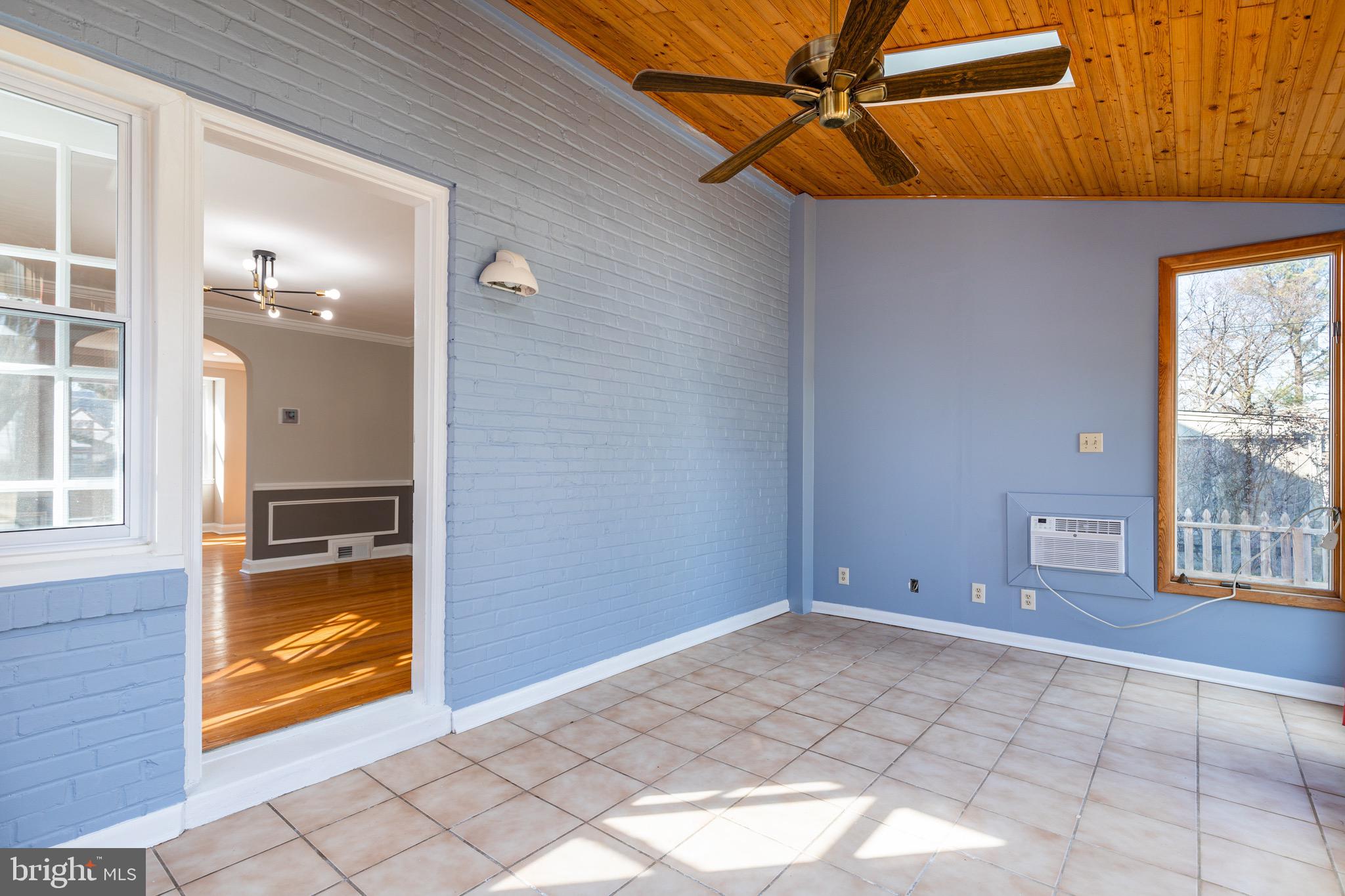 LOCH HILL - Residential