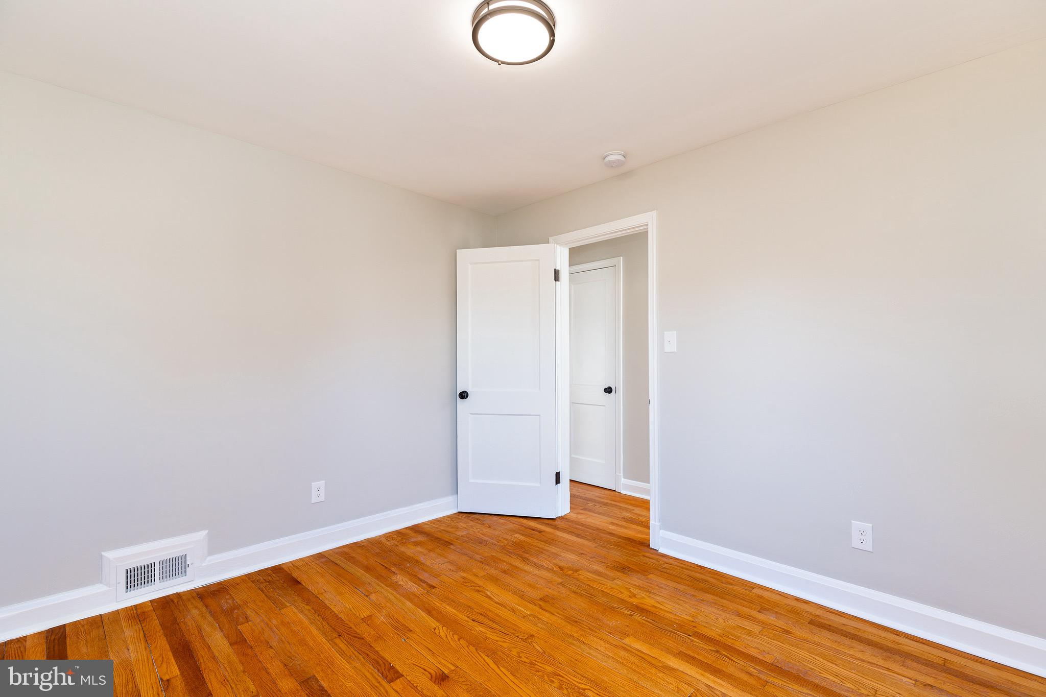 LOCH HILL - Residential