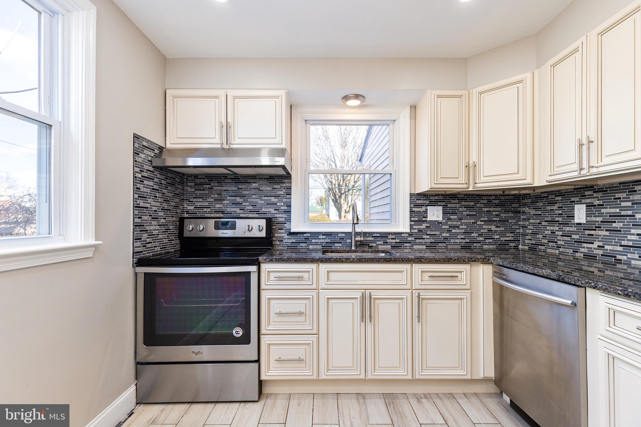 LOCH HILL - Residential