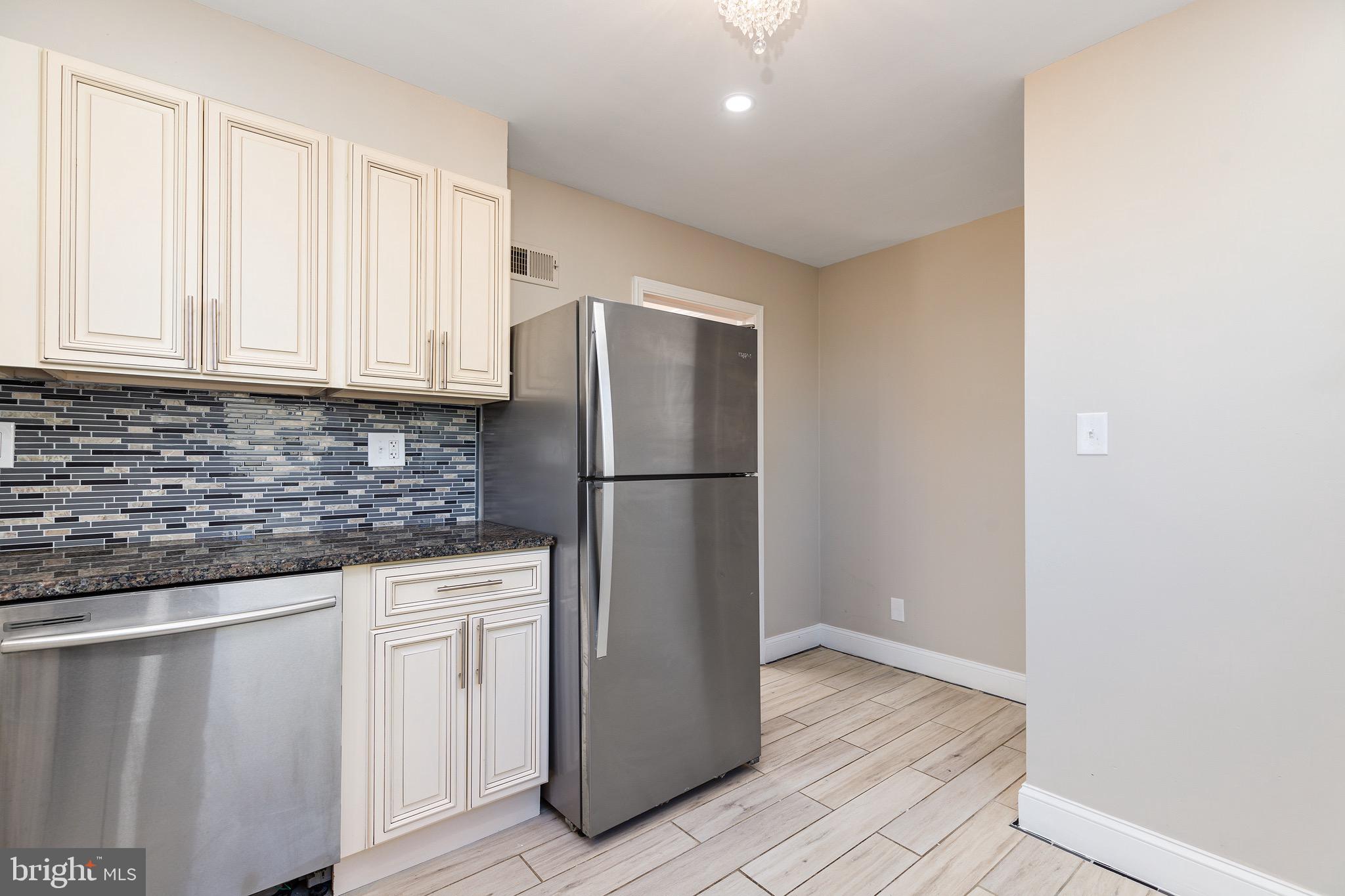 LOCH HILL - Residential