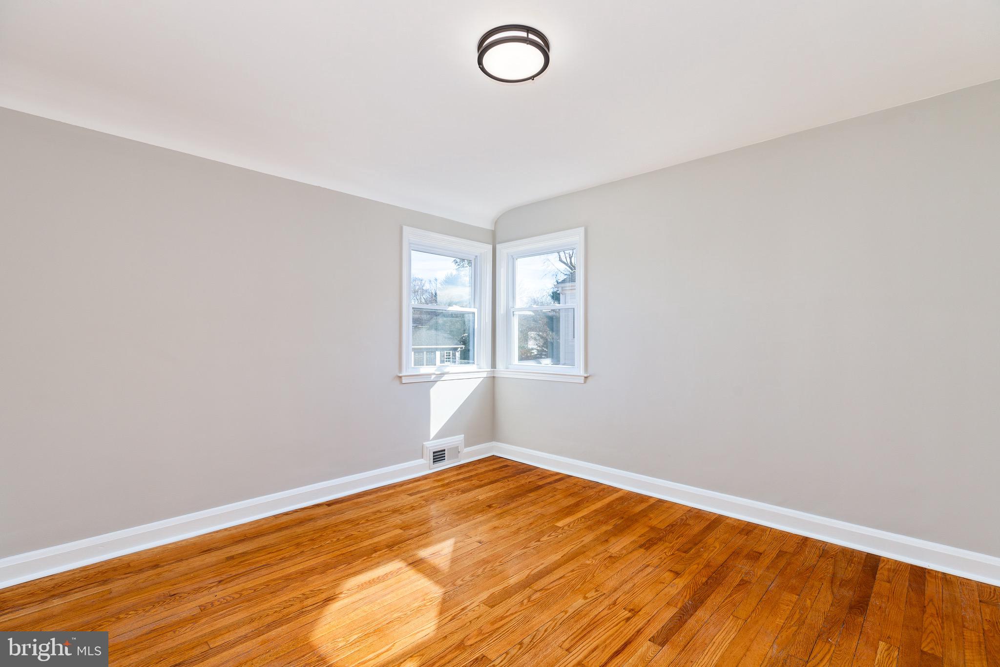 LOCH HILL - Residential