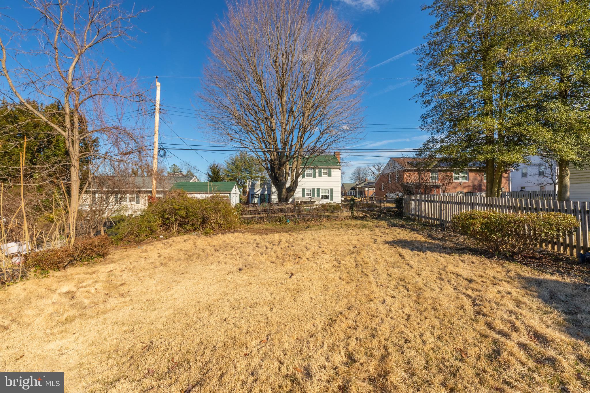 LOCH HILL - Residential