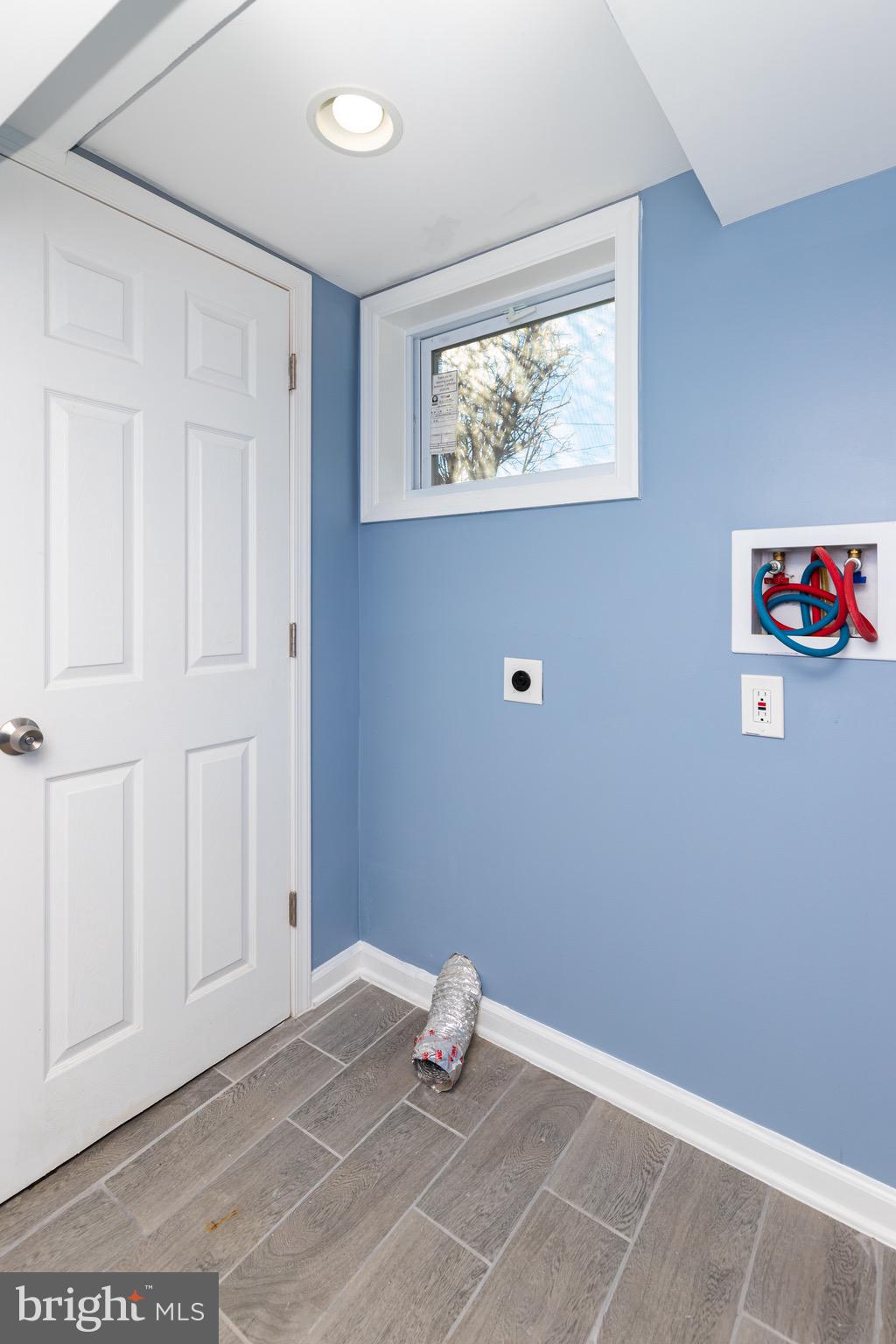 LOCH HILL - Residential