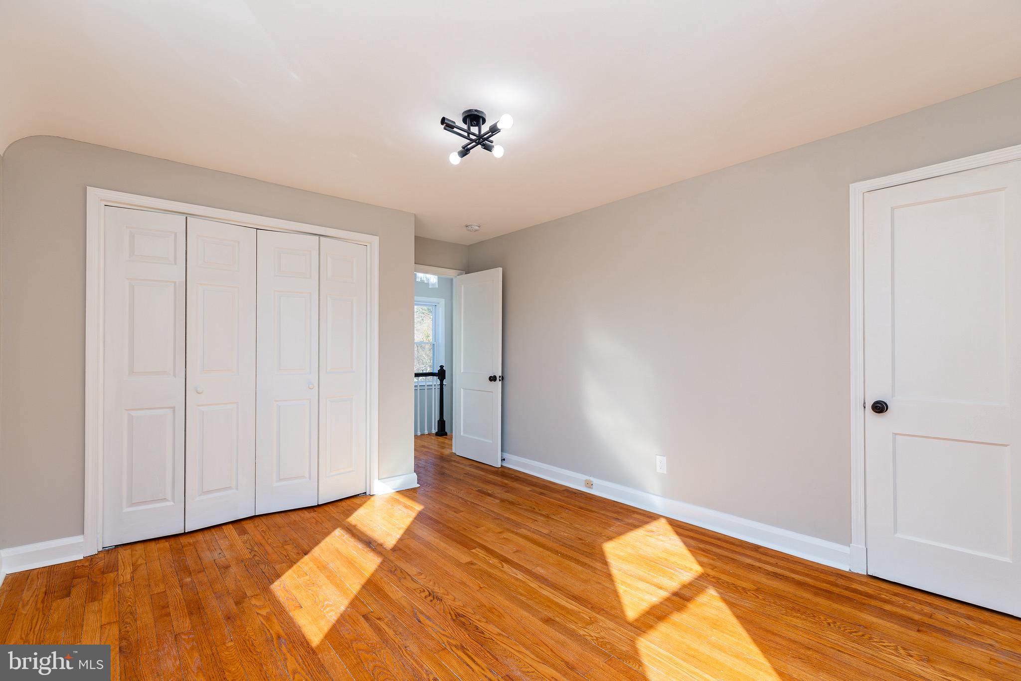 LOCH HILL - Residential