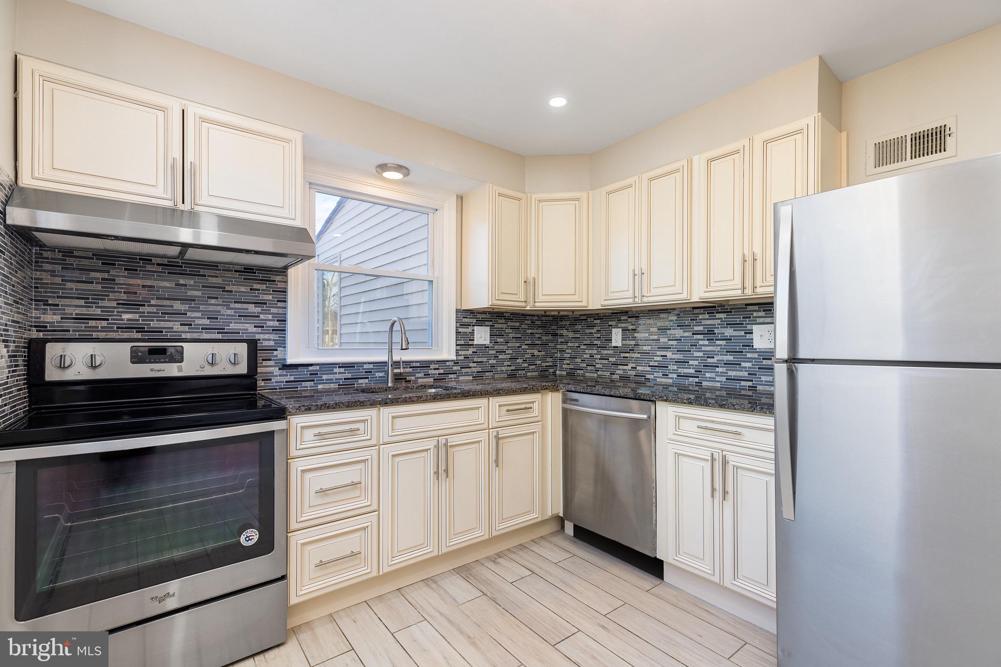 LOCH HILL - Residential