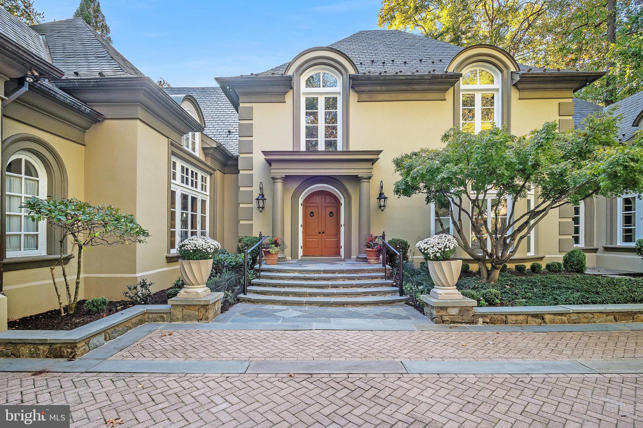 BRADLEY HILLS GROVE - Residential