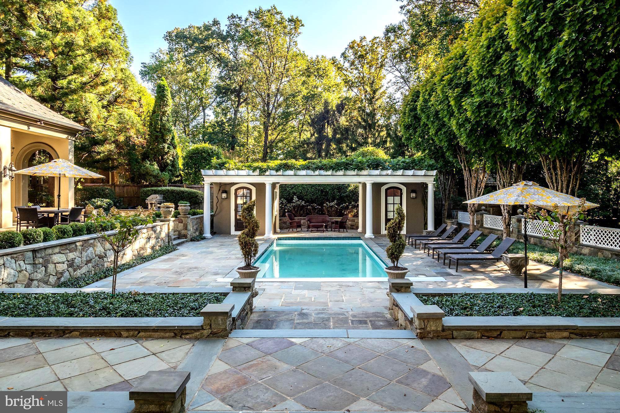 BRADLEY HILLS GROVE - Residential