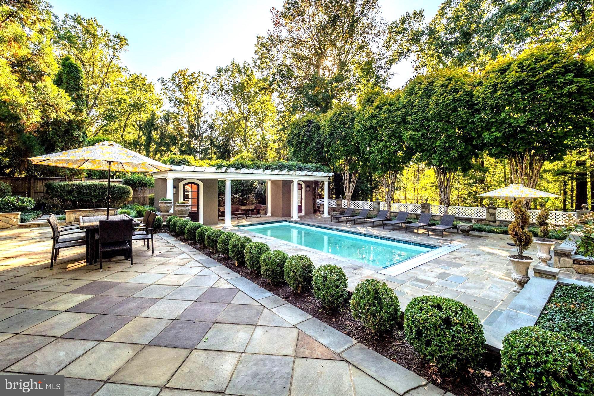 BRADLEY HILLS GROVE - Residential